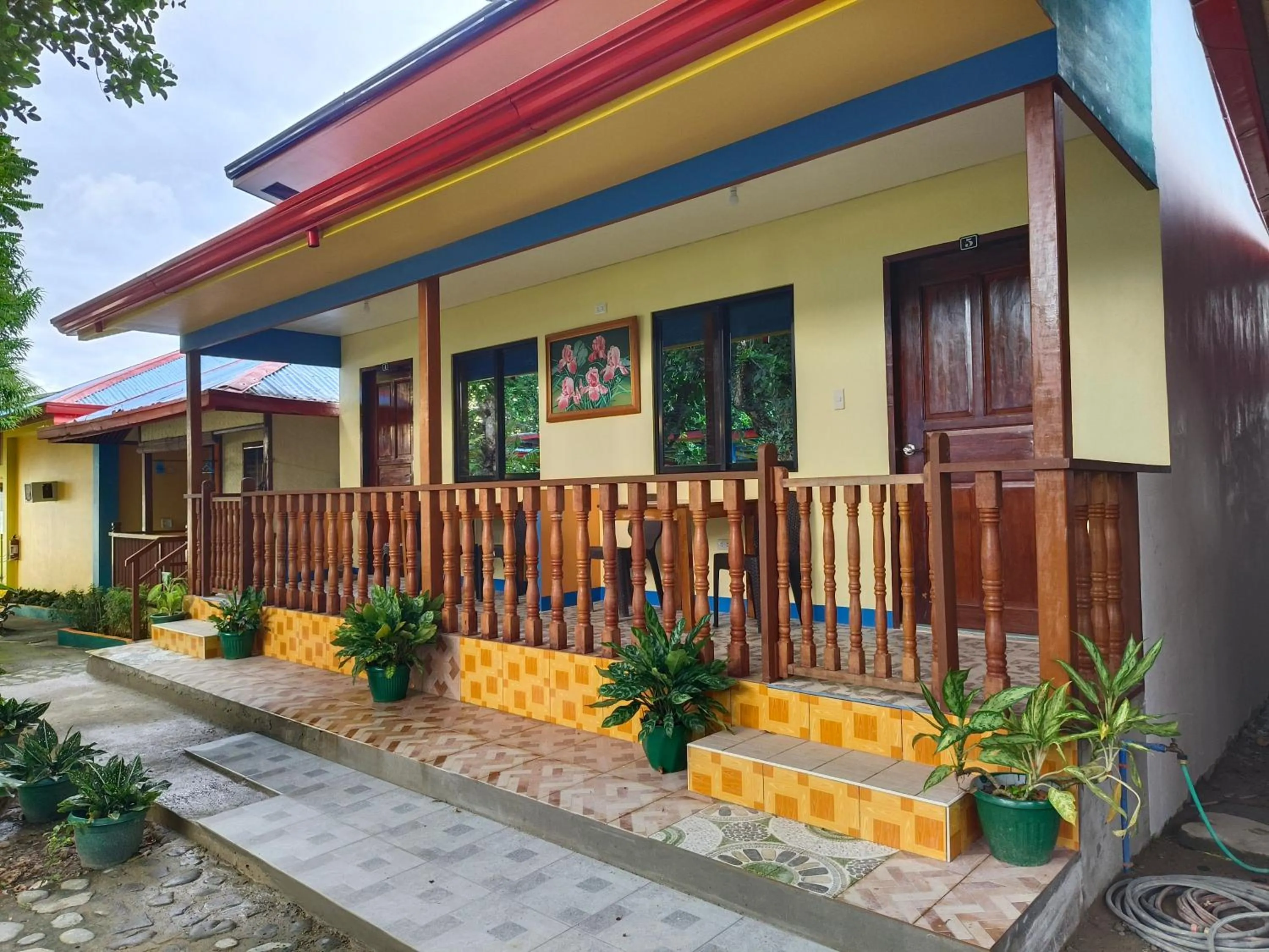 Property building in Hadefe Cottages