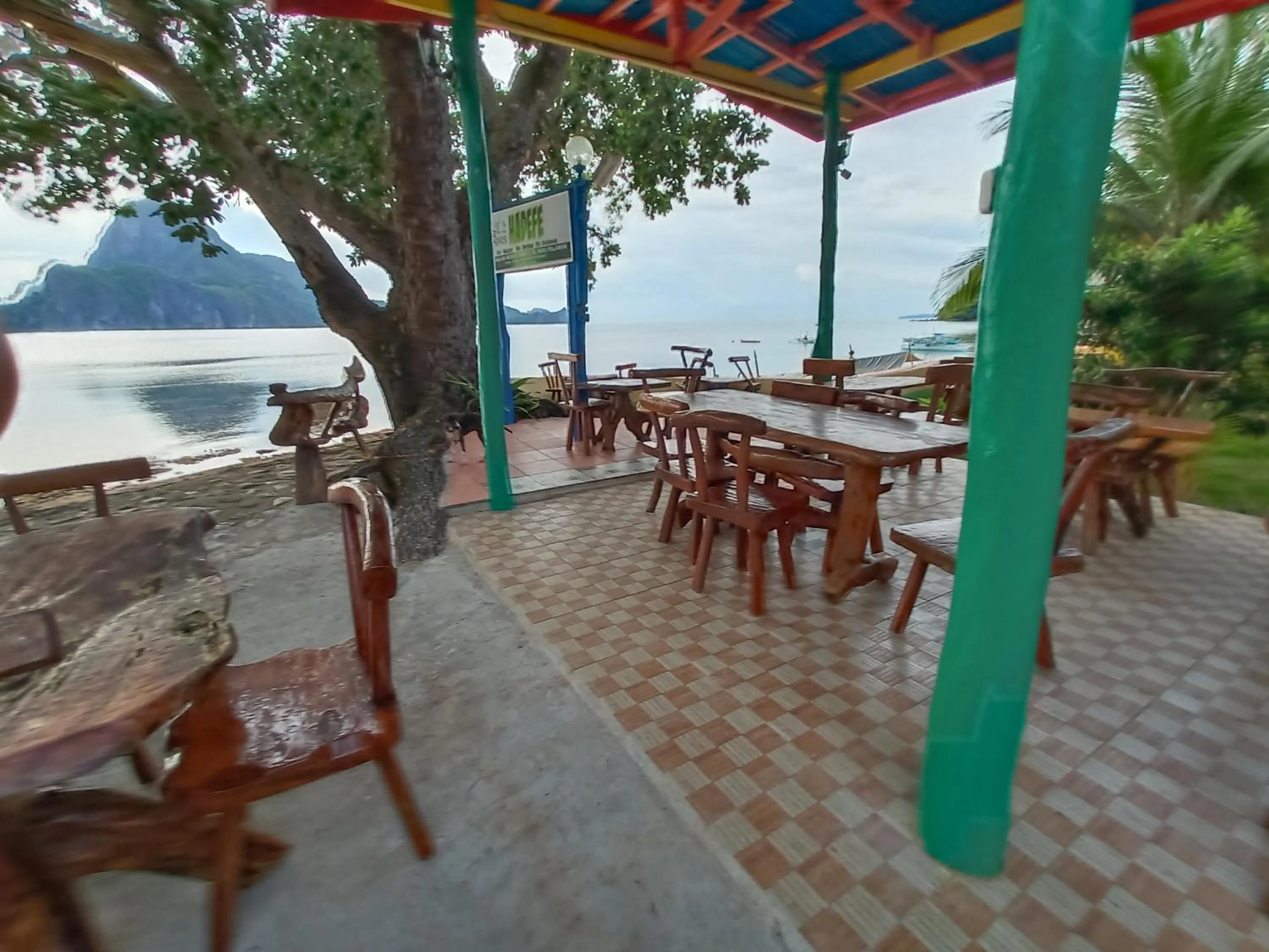 Restaurant/places to eat in Hadefe Cottages