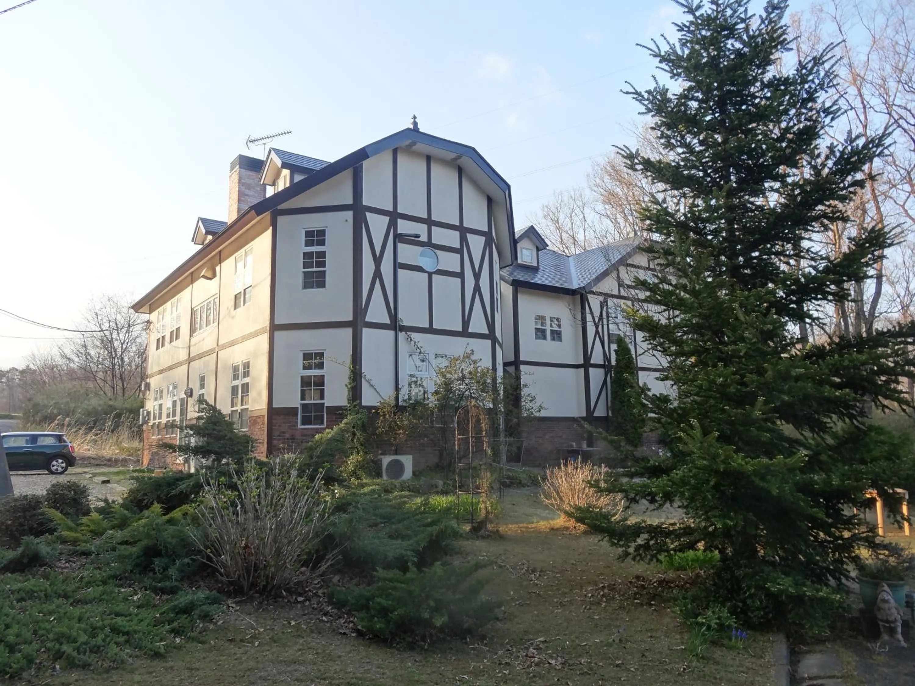 Property building in Gasthof Arutany