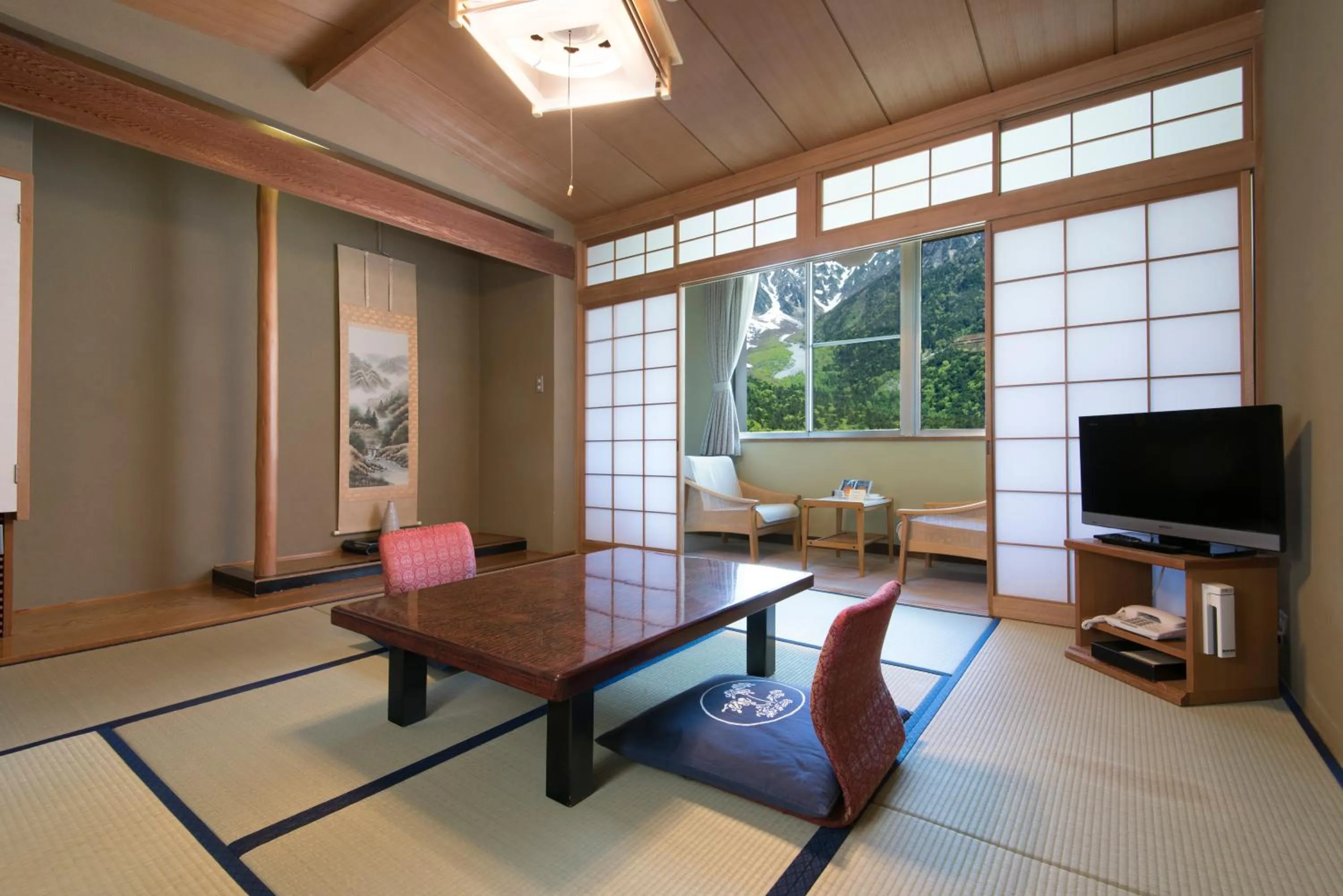 Photo of the whole room in Kamikochi Hotel Shirakabaso