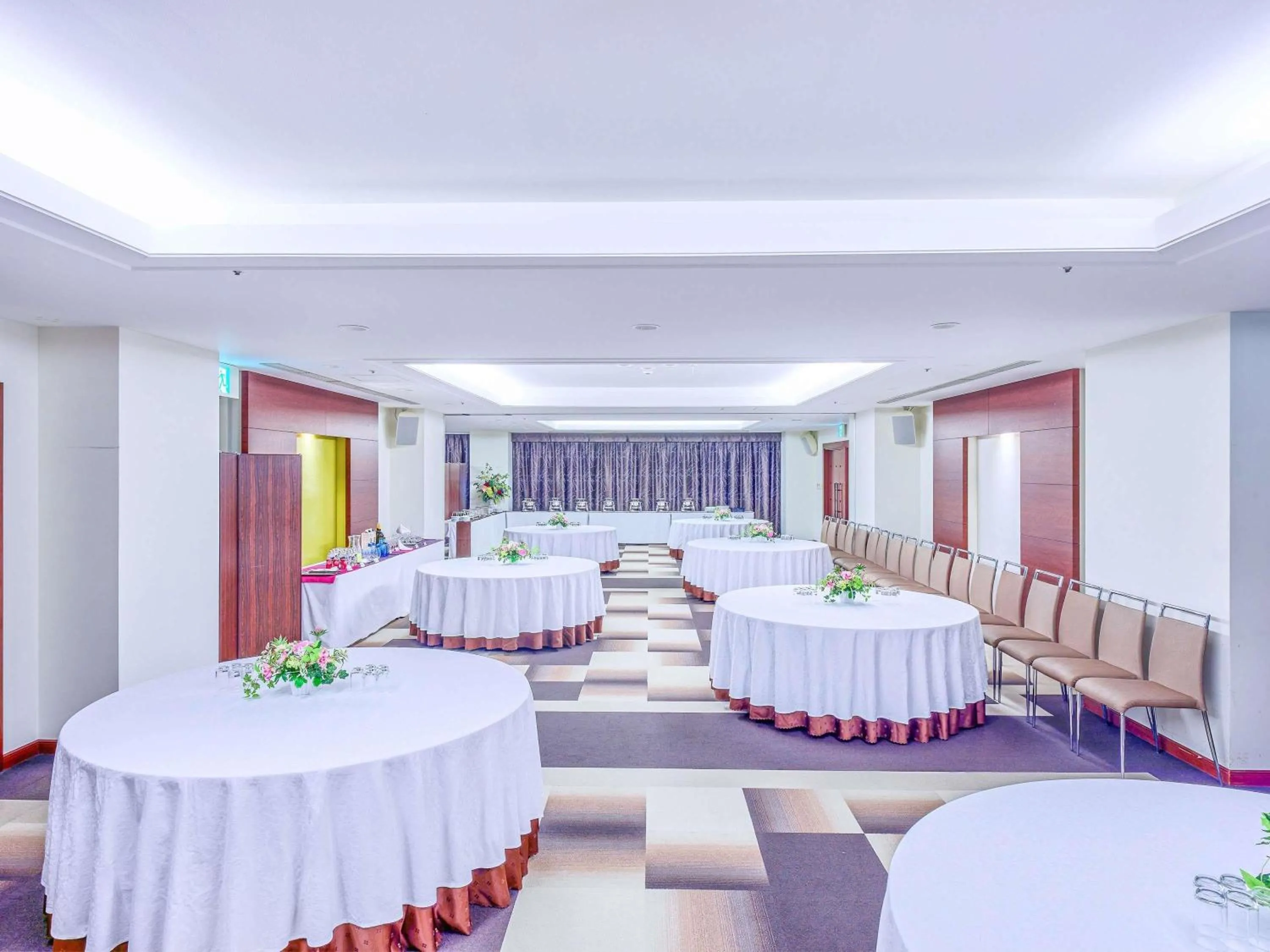 Meeting/conference room in Mercure Okinawa Naha