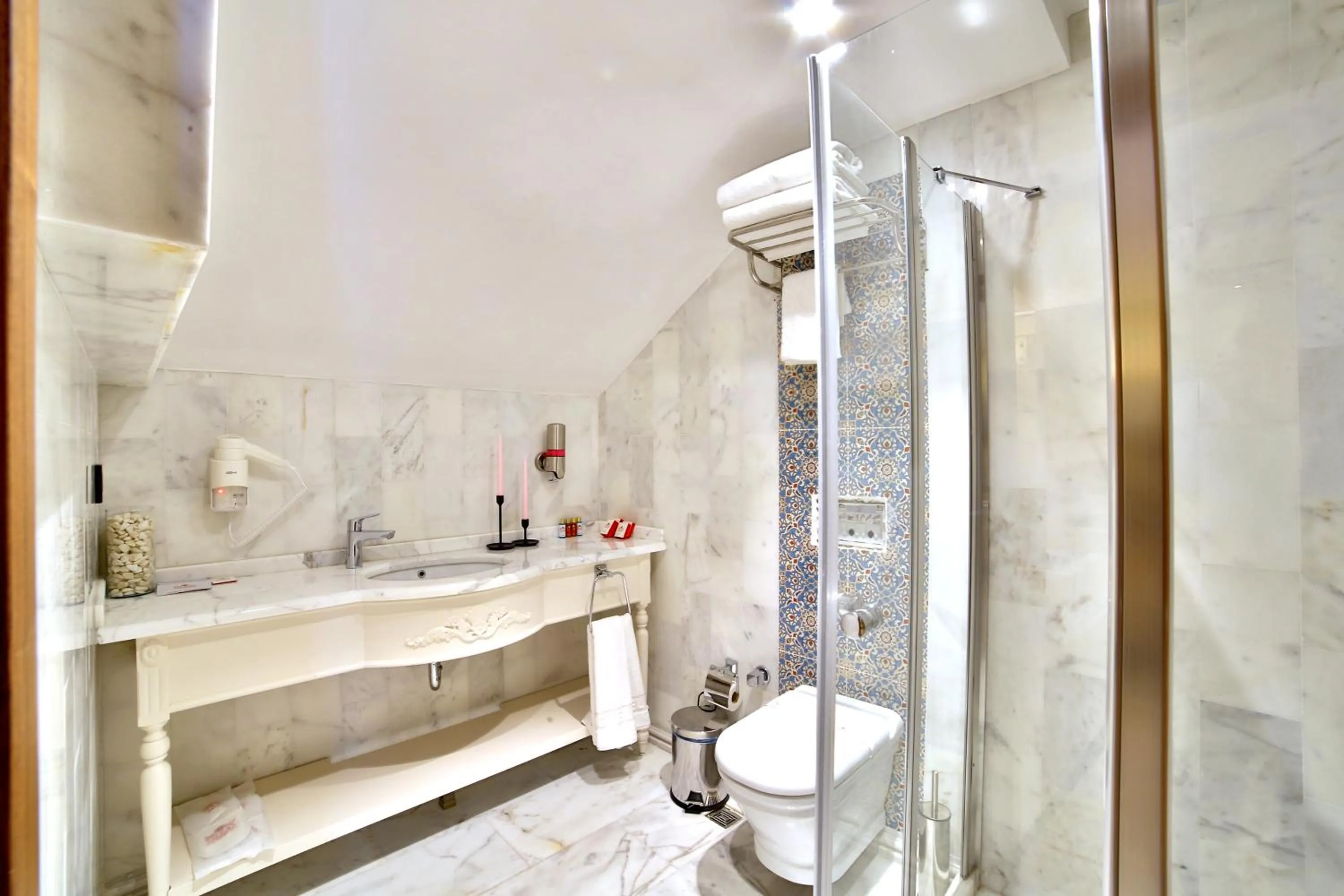Bathroom in Yılsam Sultanahmet Hotel