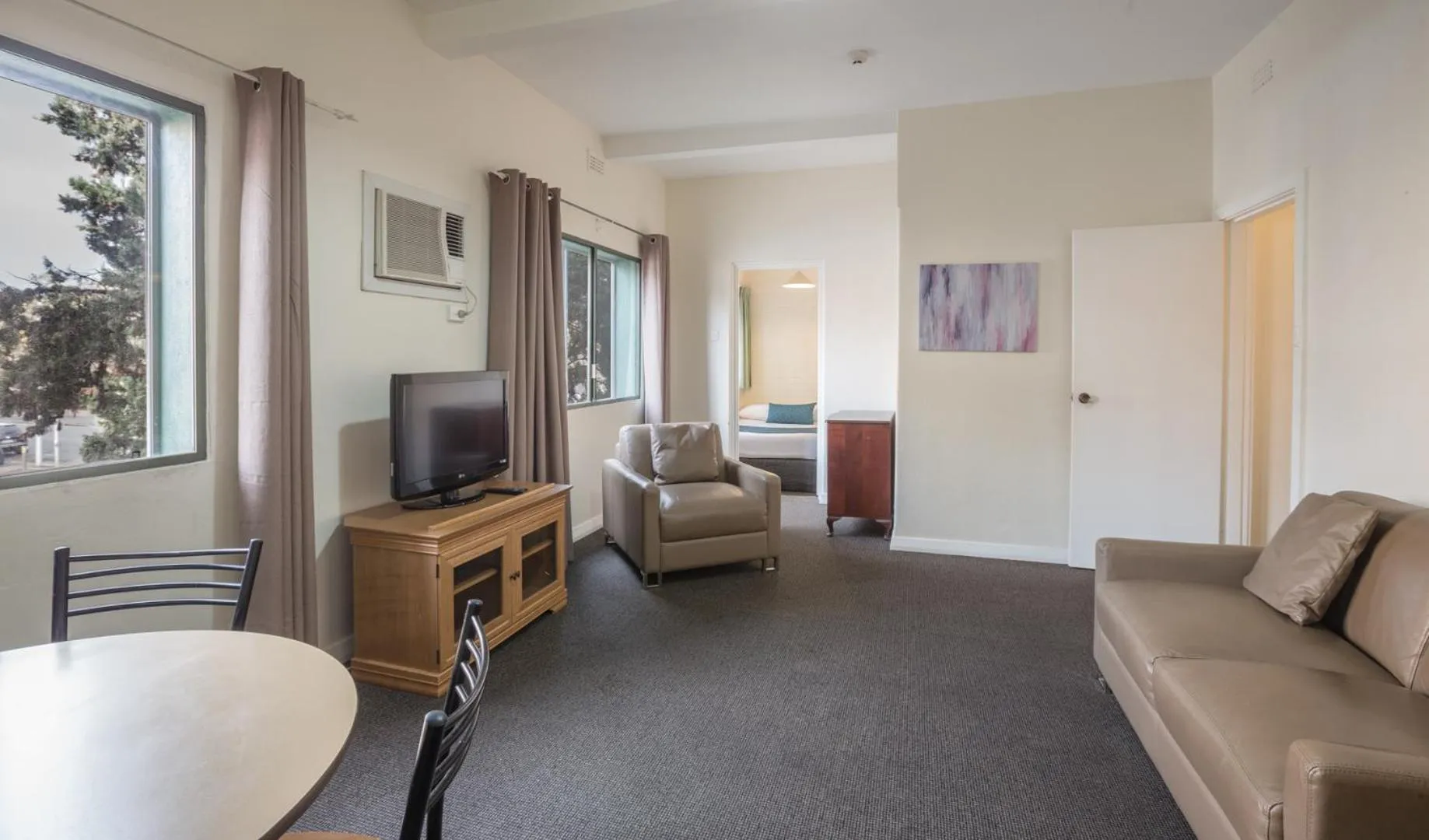 Lounge or bar in Greenways Apartments