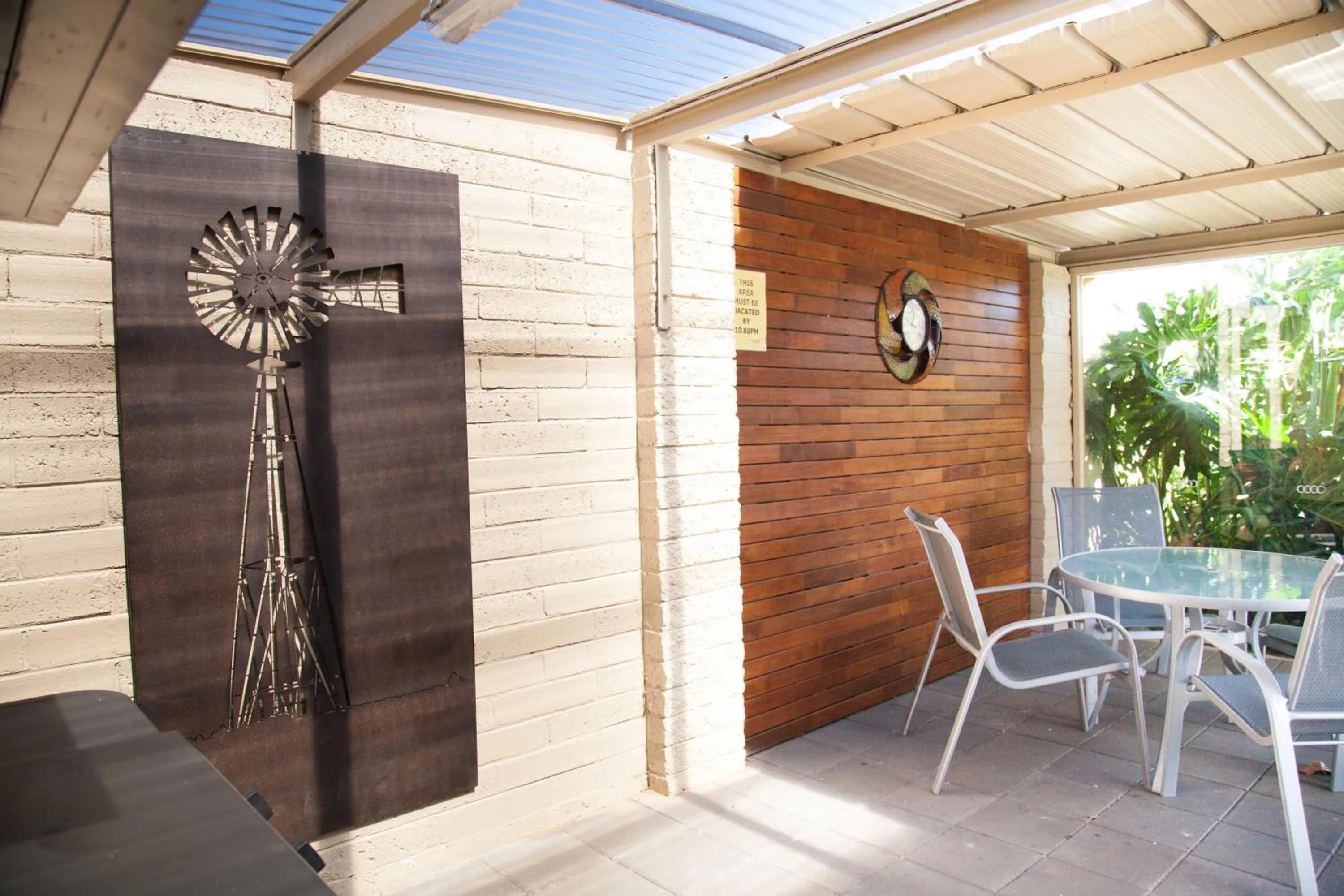 BBQ facilities in Junction Motel