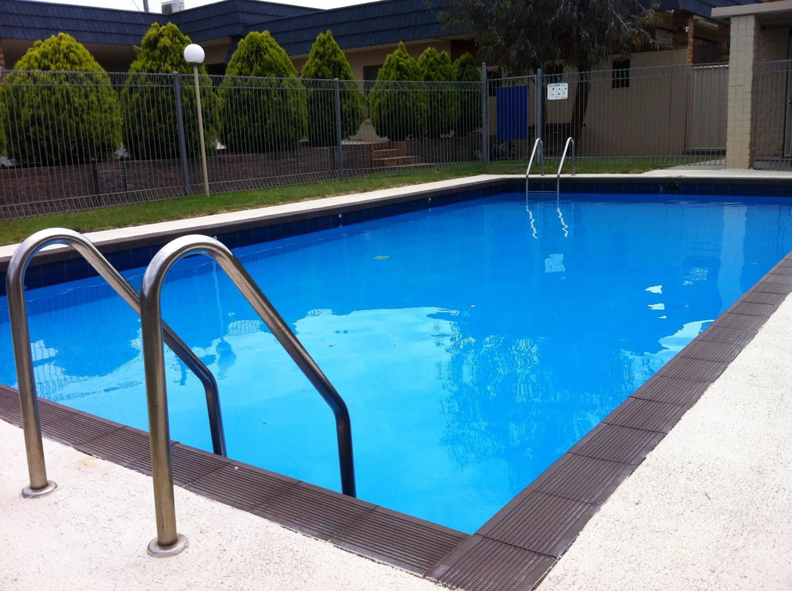 Swimming pool in Junction Motel