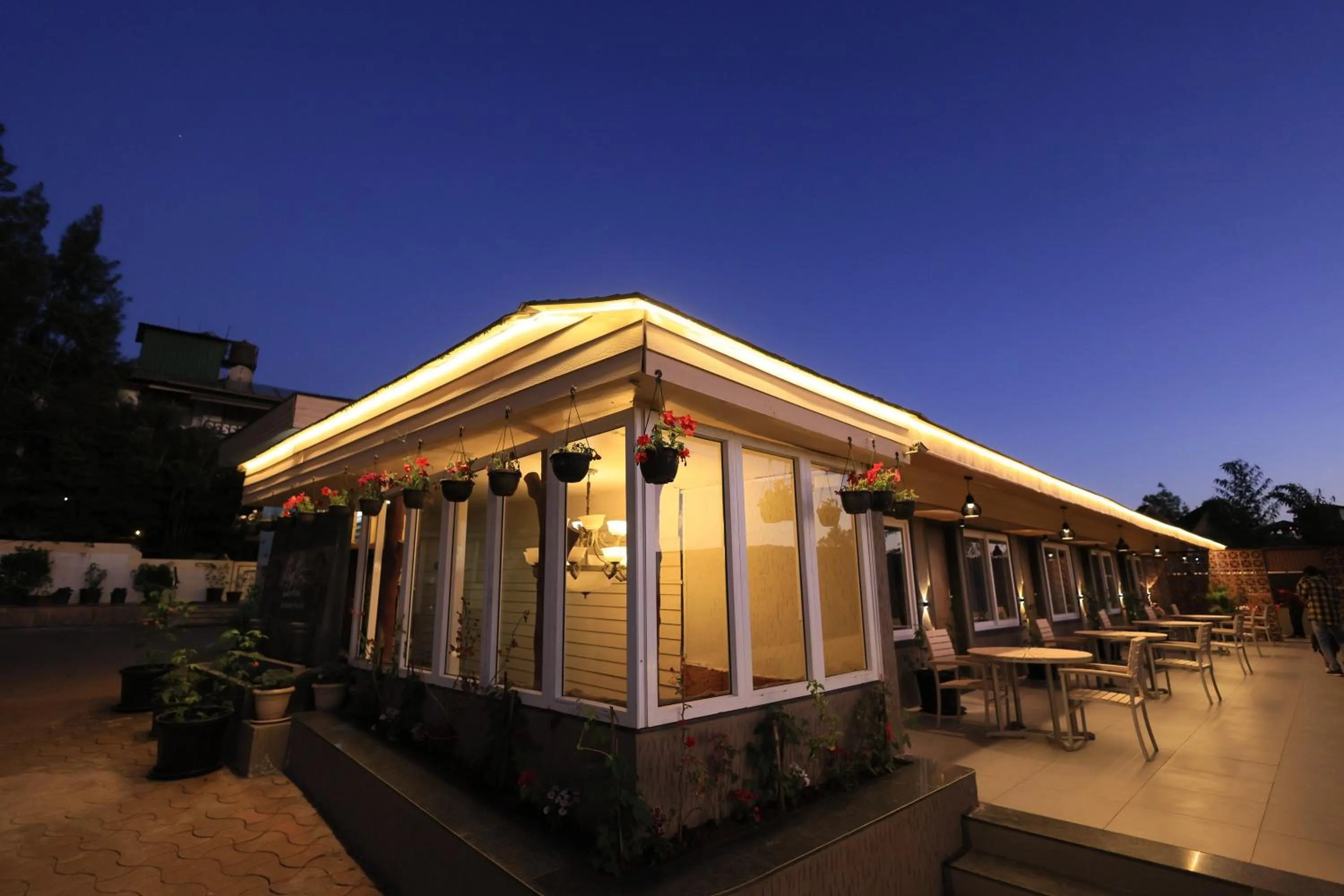 Property building in Hotel King Garden