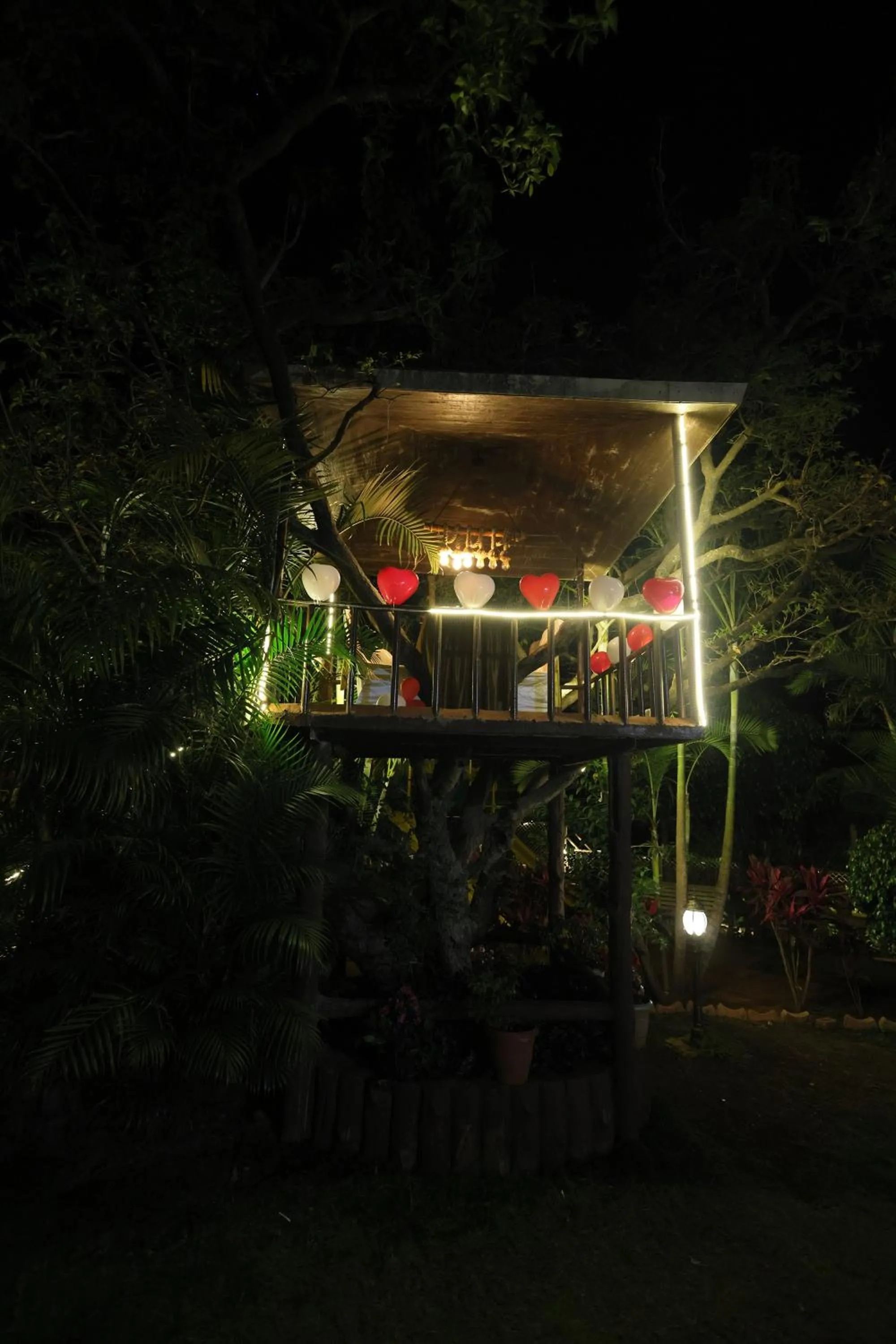 Property building in Hotel King Garden