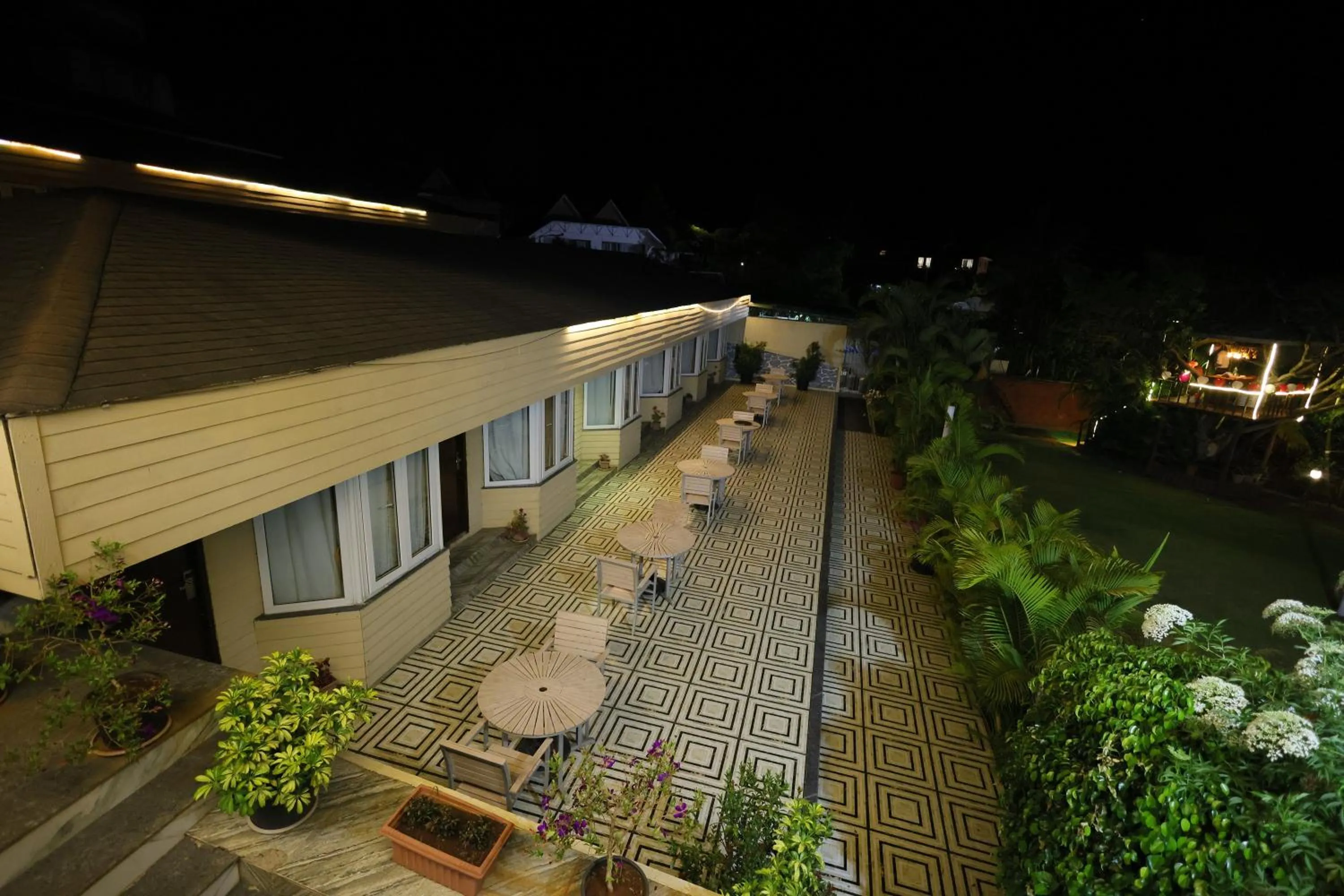 Property building in Hotel King Garden