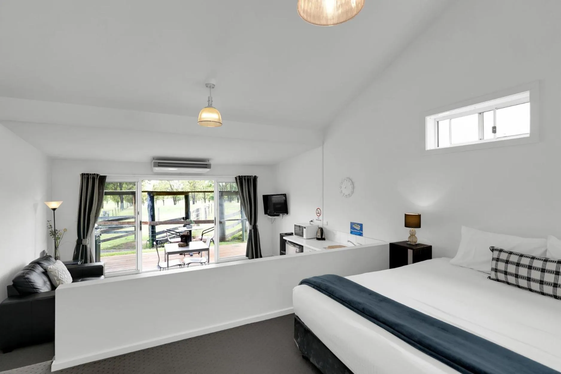 Bed in Starline Alpacas Farmstay Resort