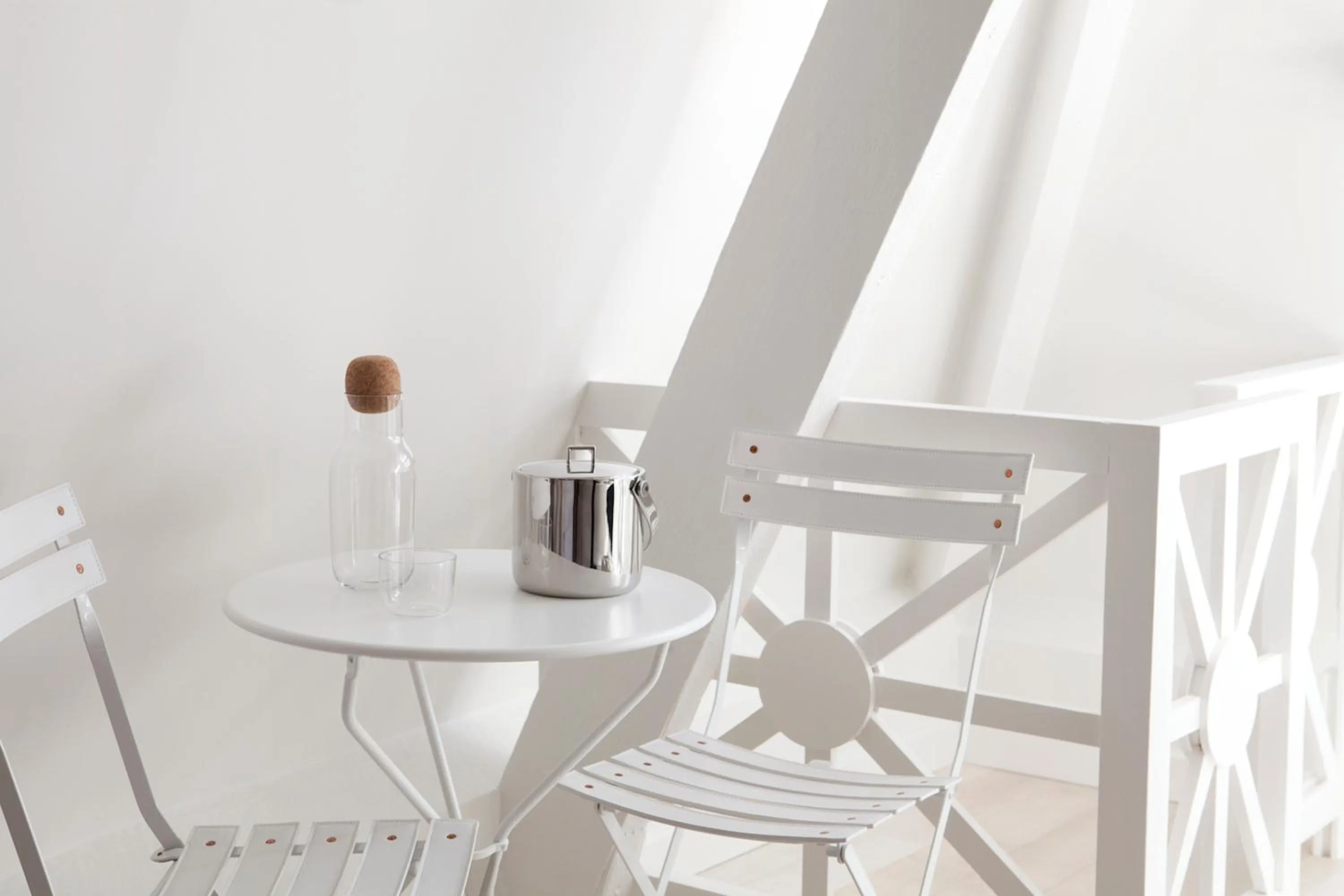 Decorative detail in White 1921