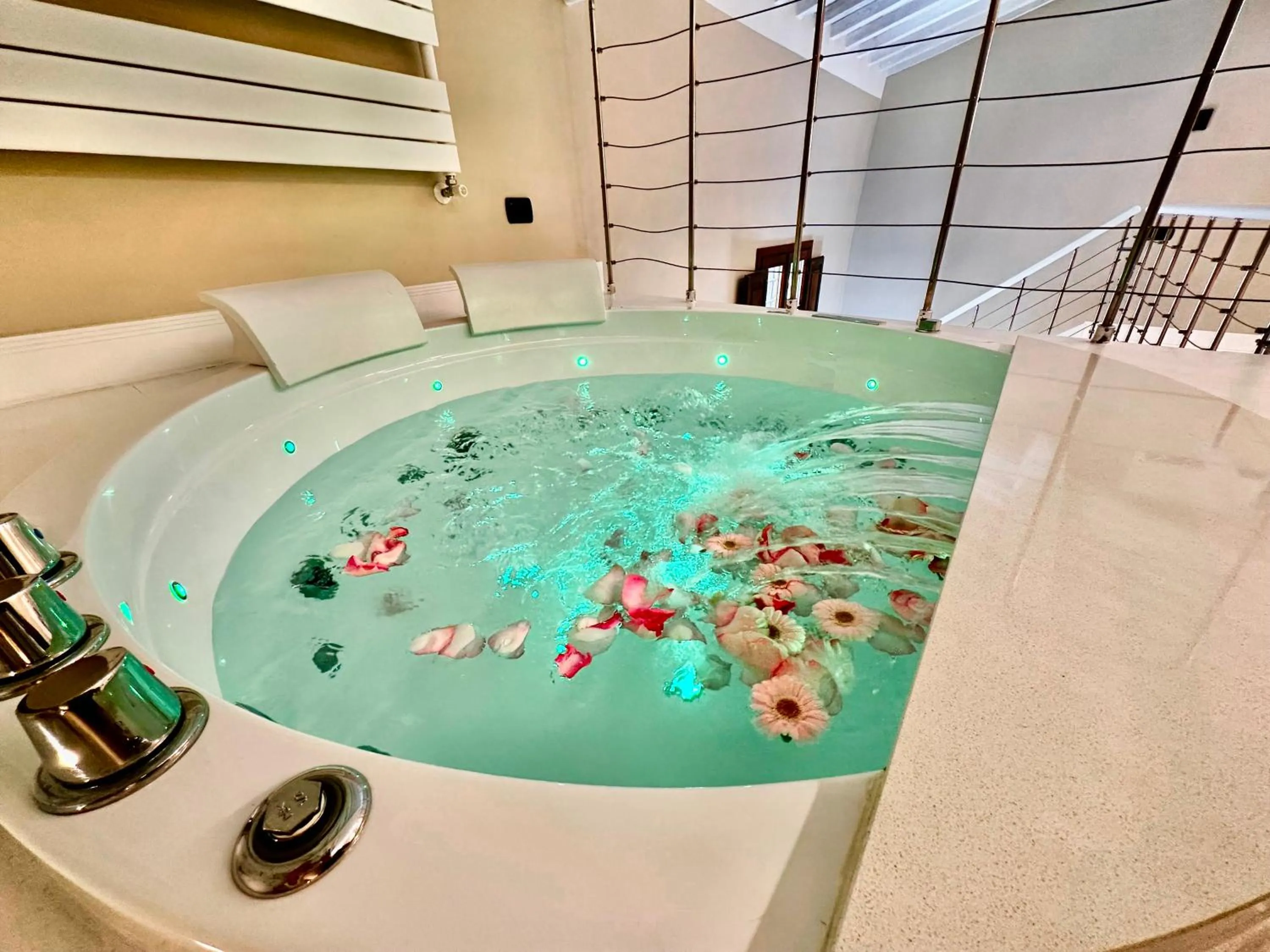 Hot Tub in Renascentia in Florence - Adults Only
