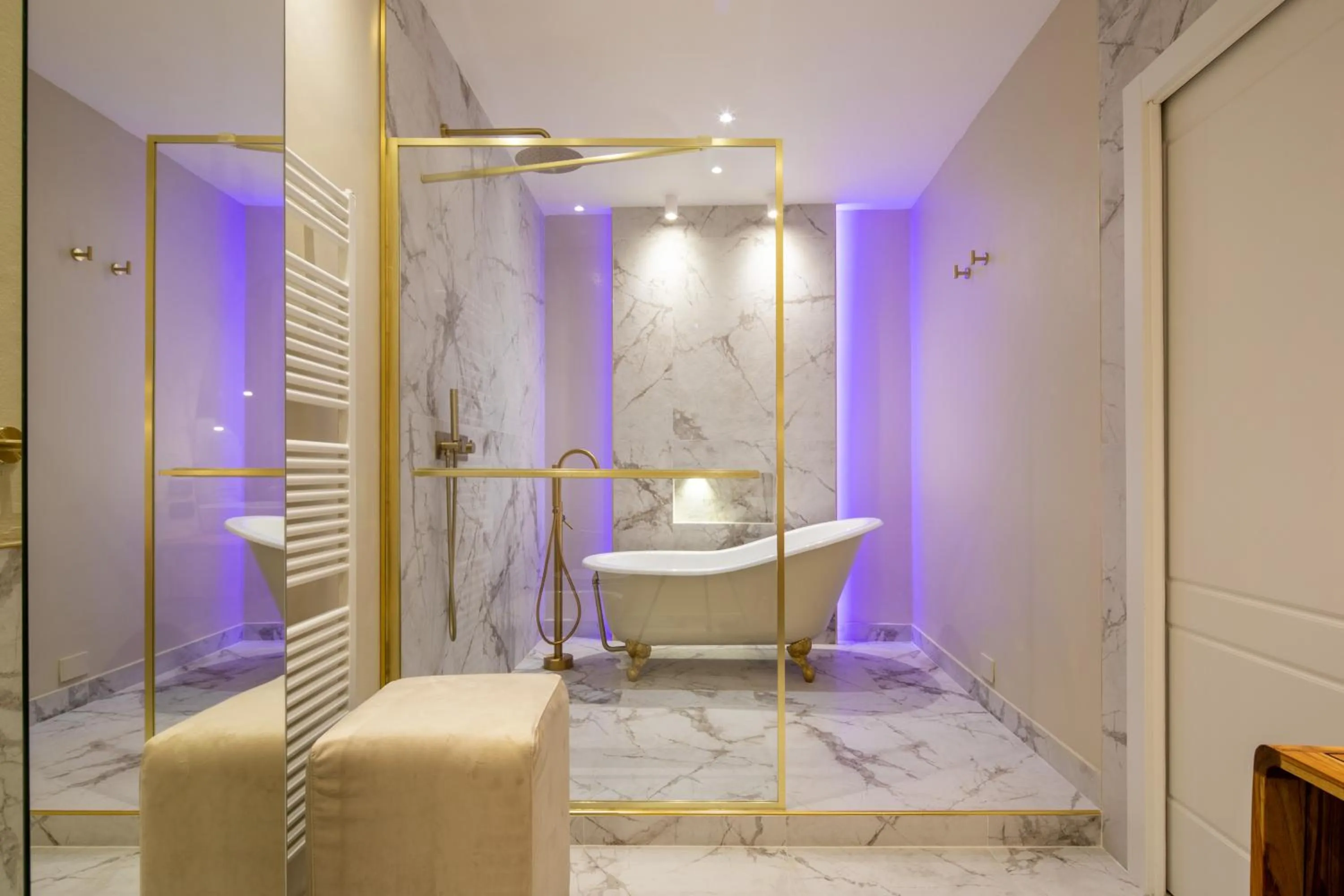 Bath in Renascentia in Florence - Adults Only