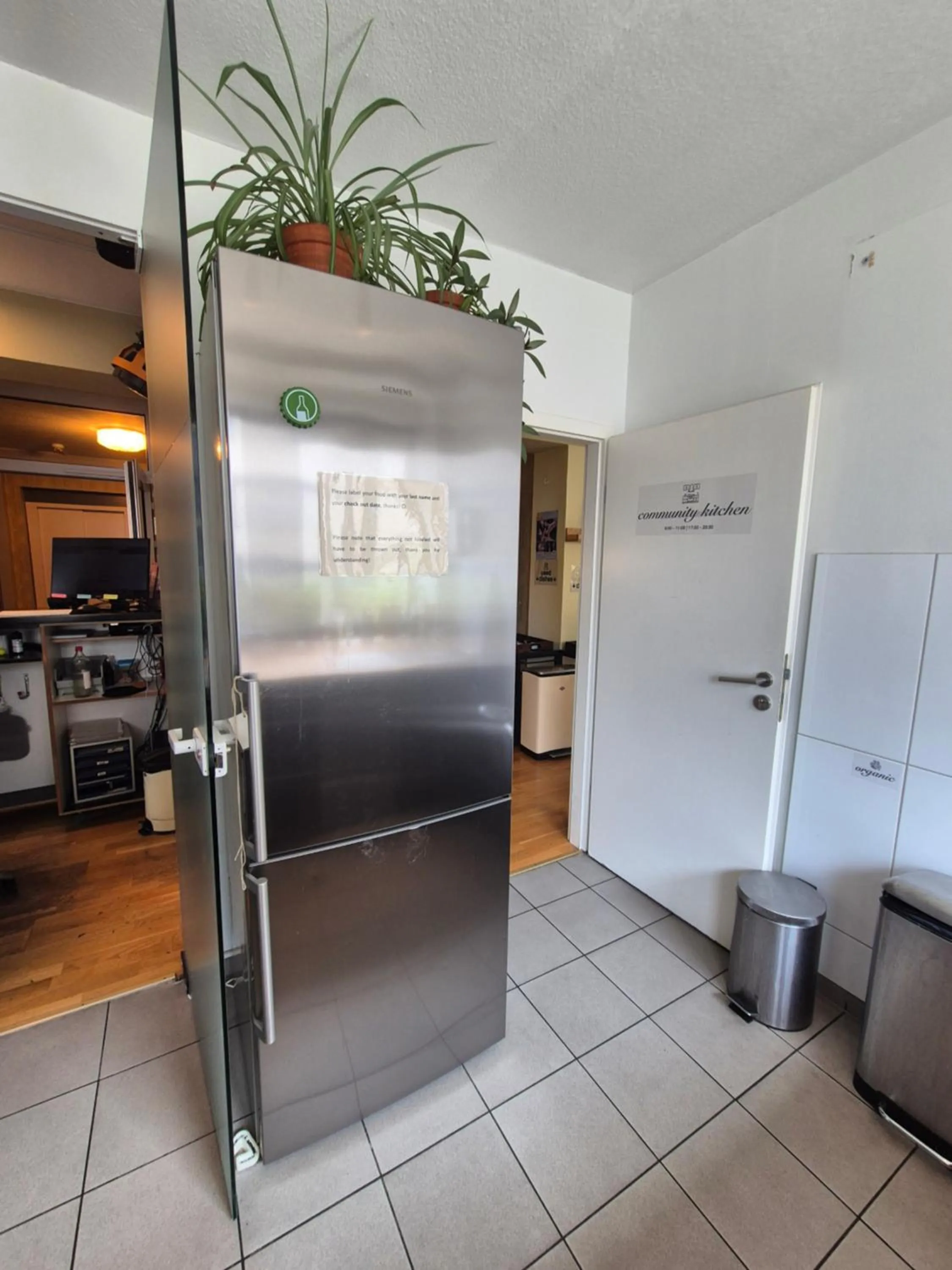 Kitchen or kitchenette in Hostel die Wohngemeinschaft