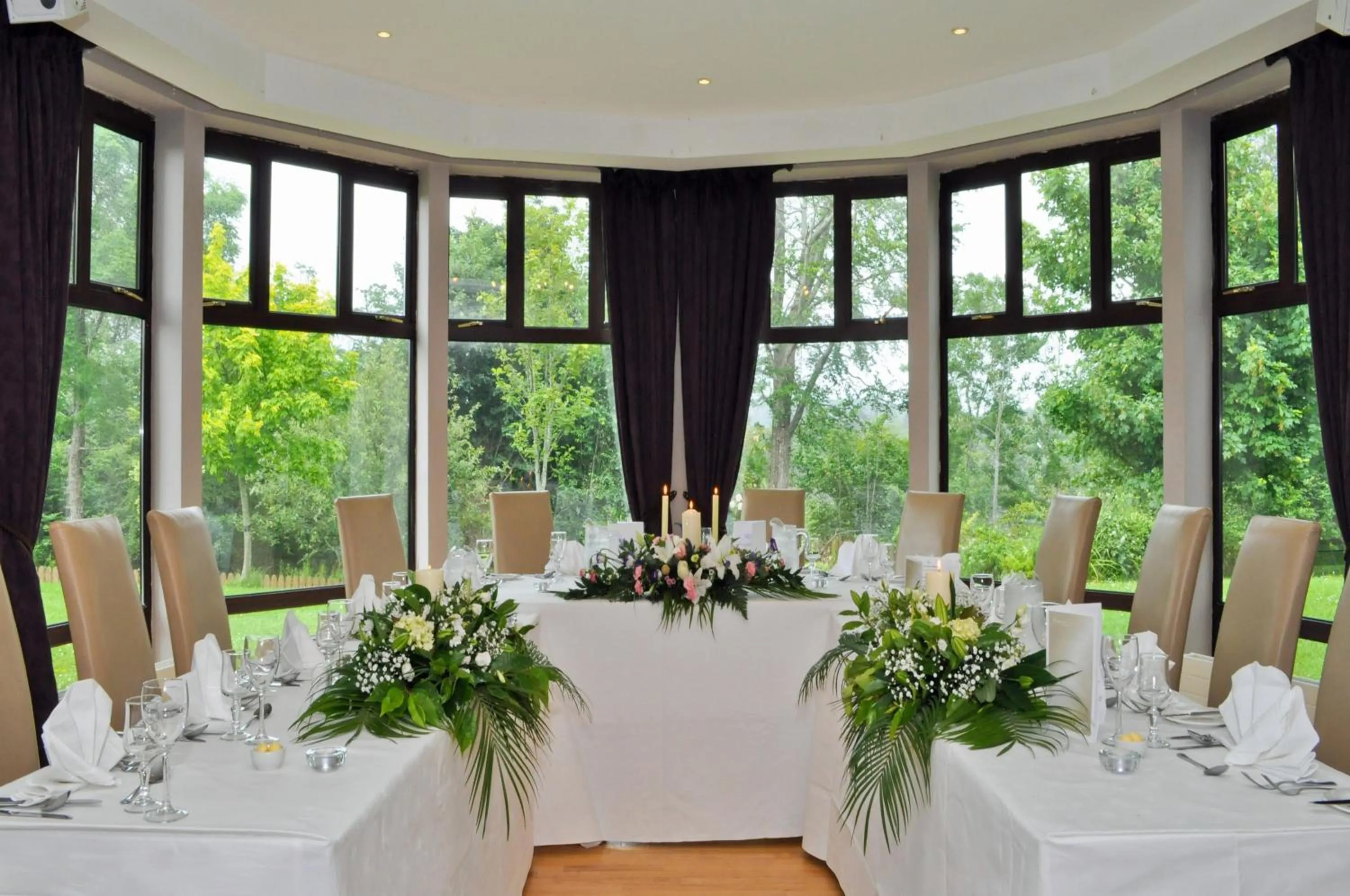 Restaurant/places to eat in Westport Woods Hotel & Spa