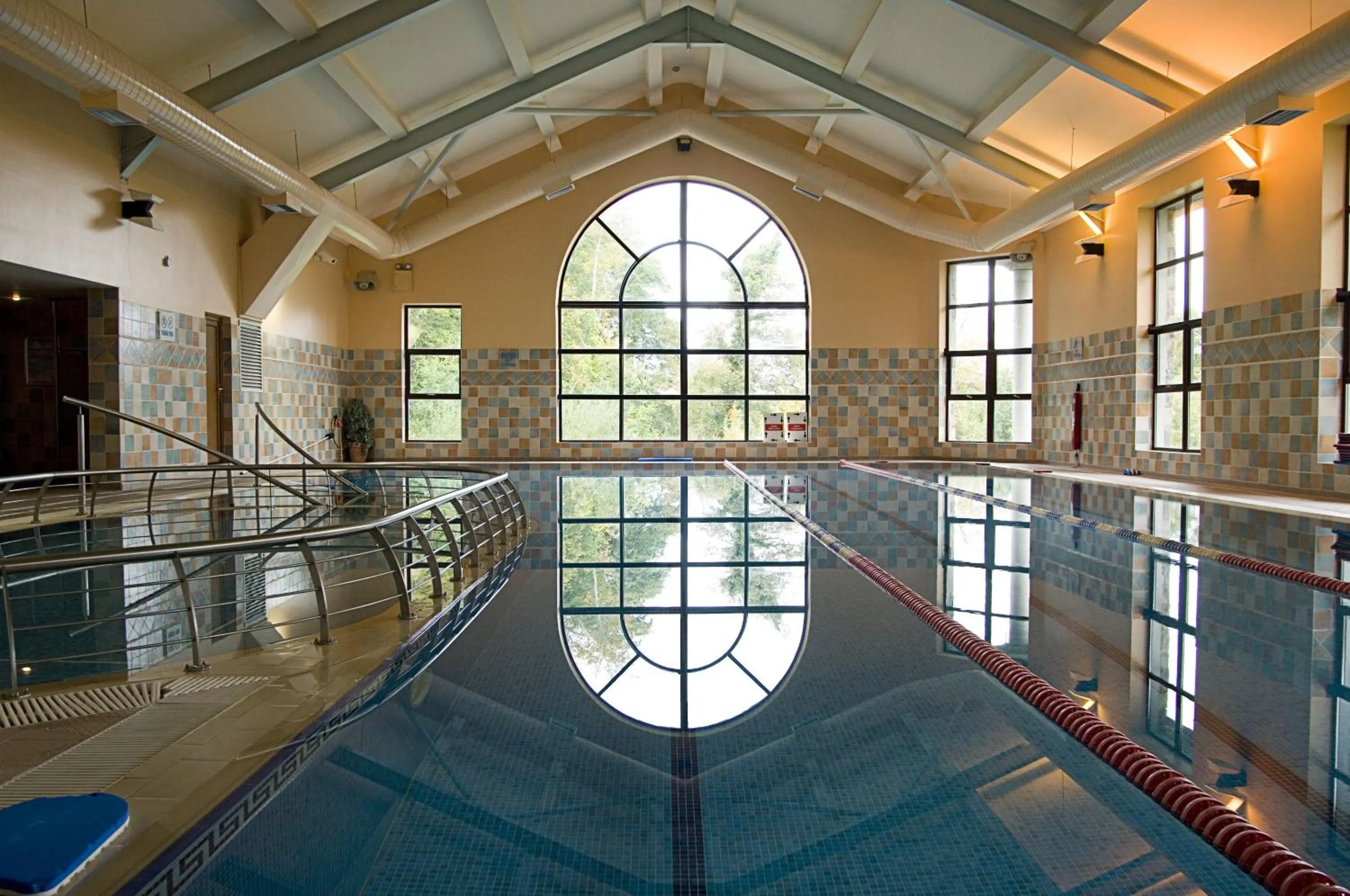Swimming pool in Westport Woods Hotel & Spa