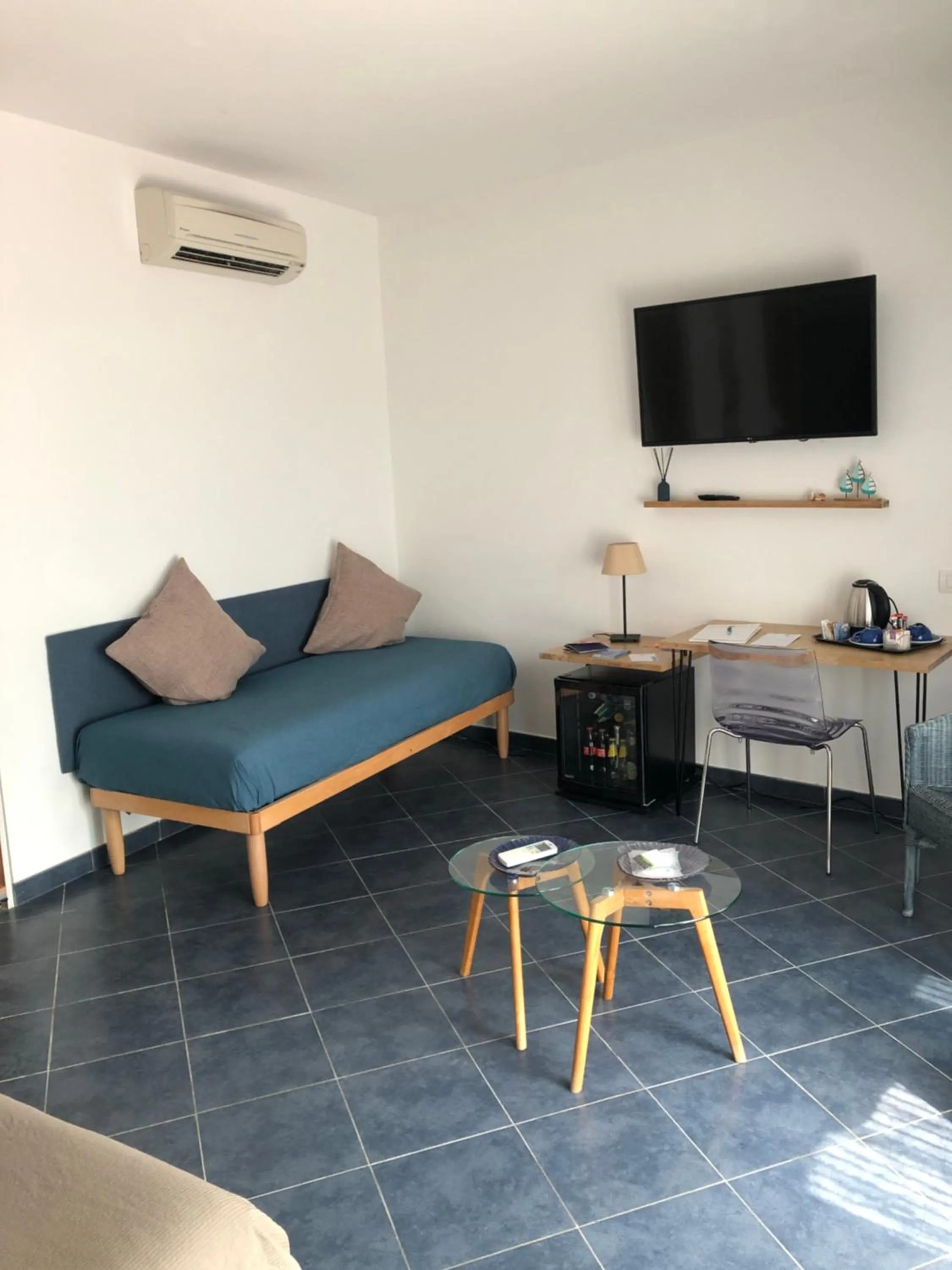 TV and multimedia in Baia Blu RTA Residence