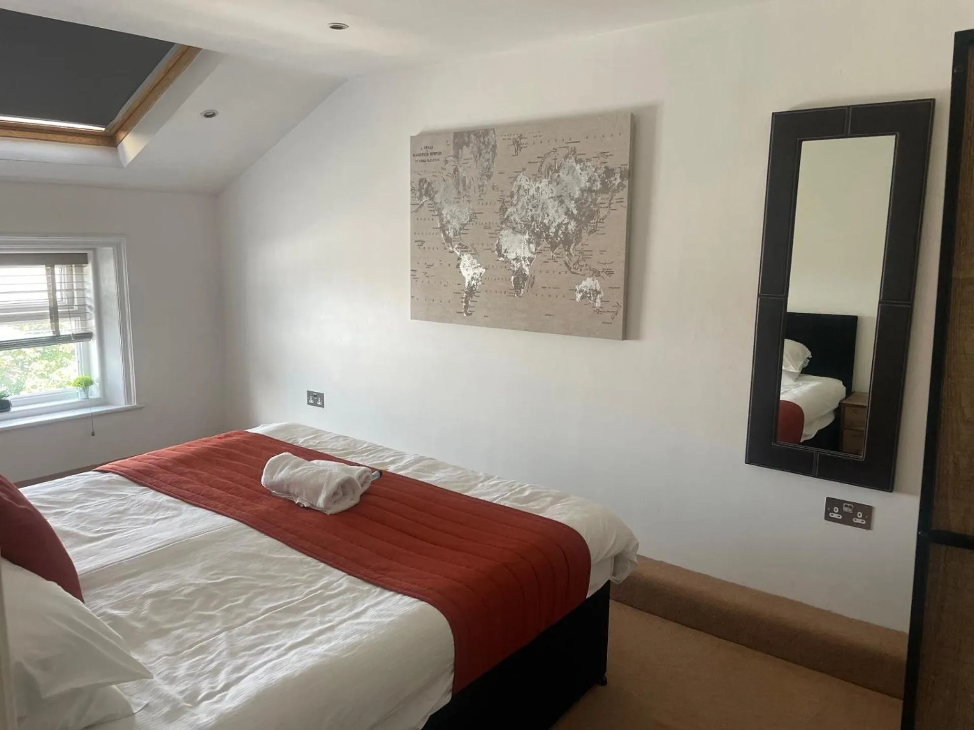 Bedroom, Bed in Beach House 3 Bed Penthouse Apartment