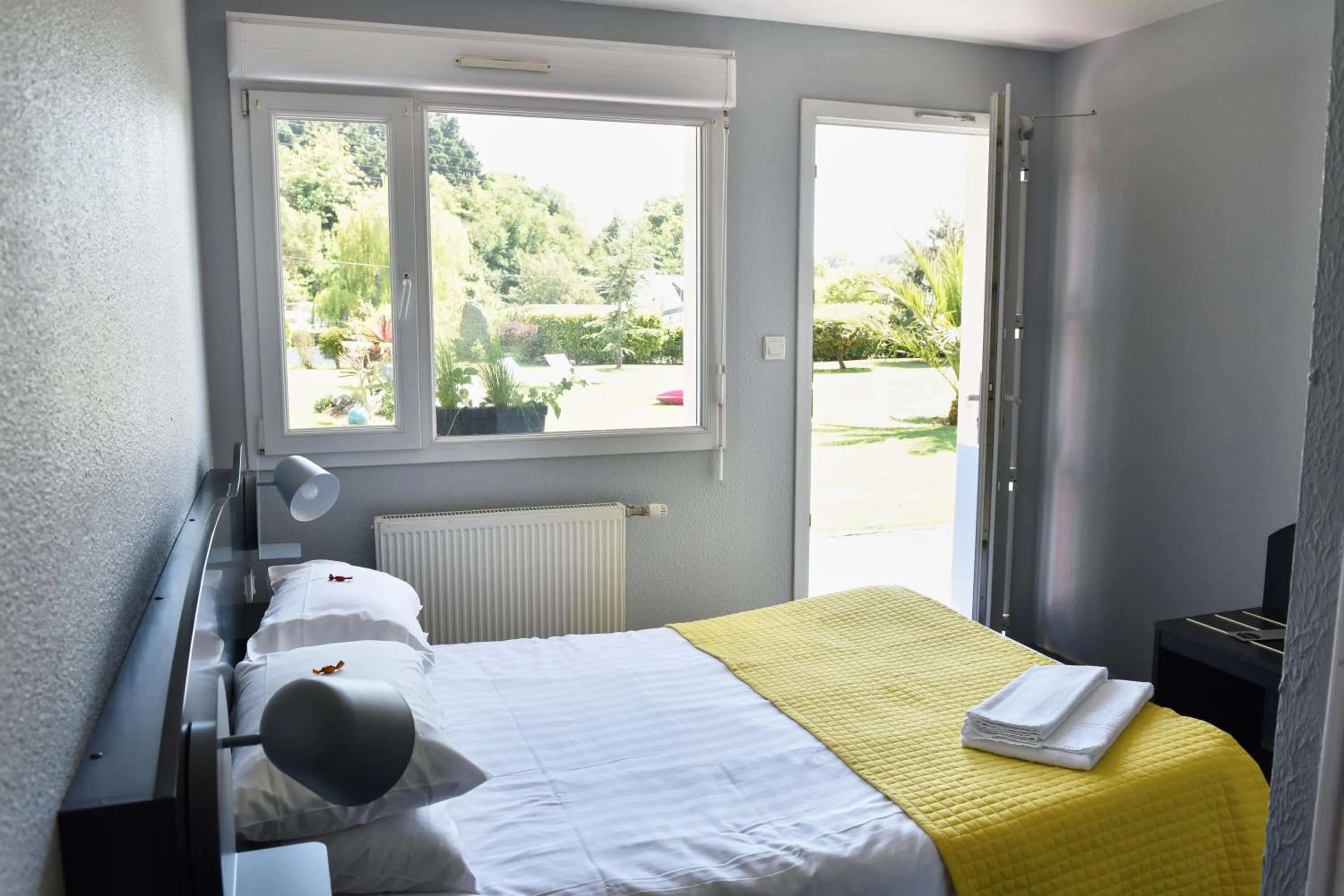 Bed in Hôtel Heod - Binic - Saint-Quay-Portrieux