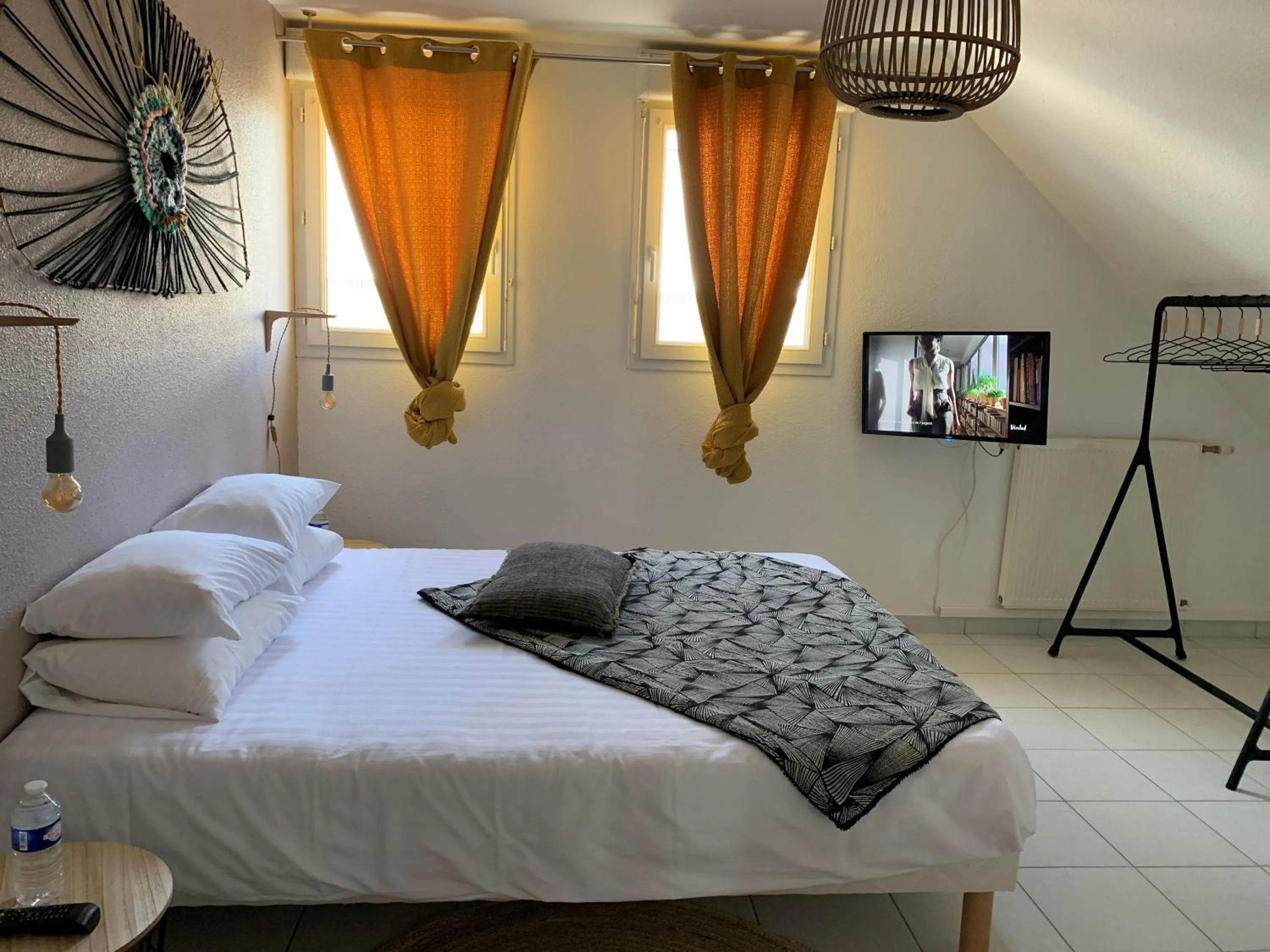 Photo of the whole room, Bed in Hôtel Heod - Binic - Saint-Quay-Portrieux