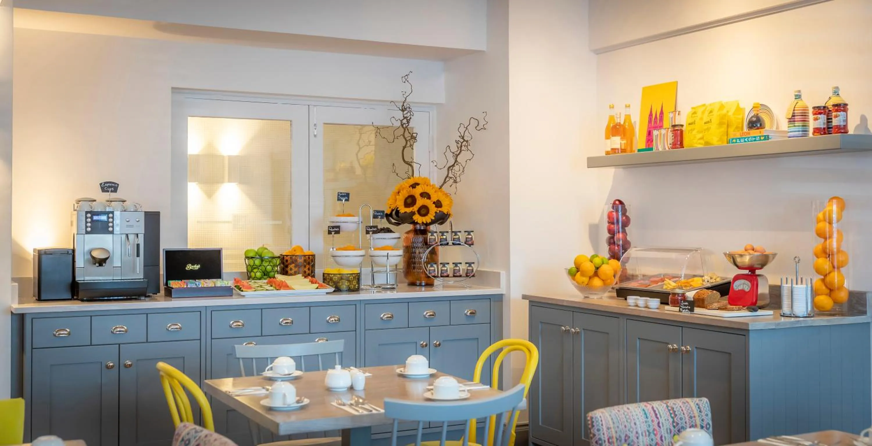 Breakfast in Lancaster Lodge