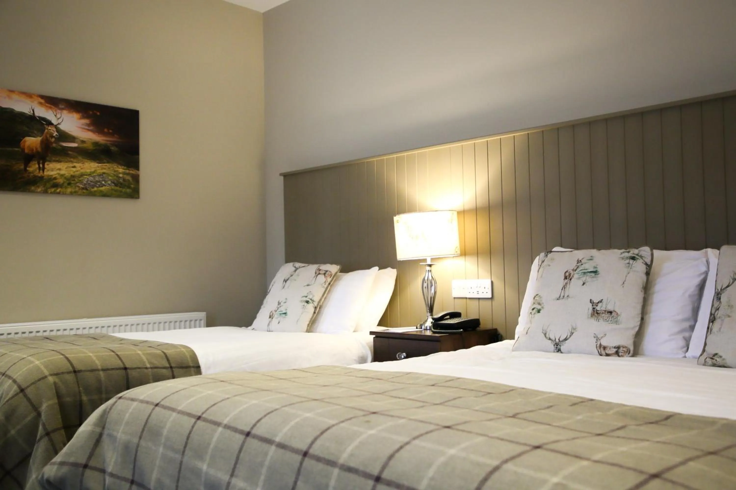 Bedroom, Bed in Mulroy Woods Hotel