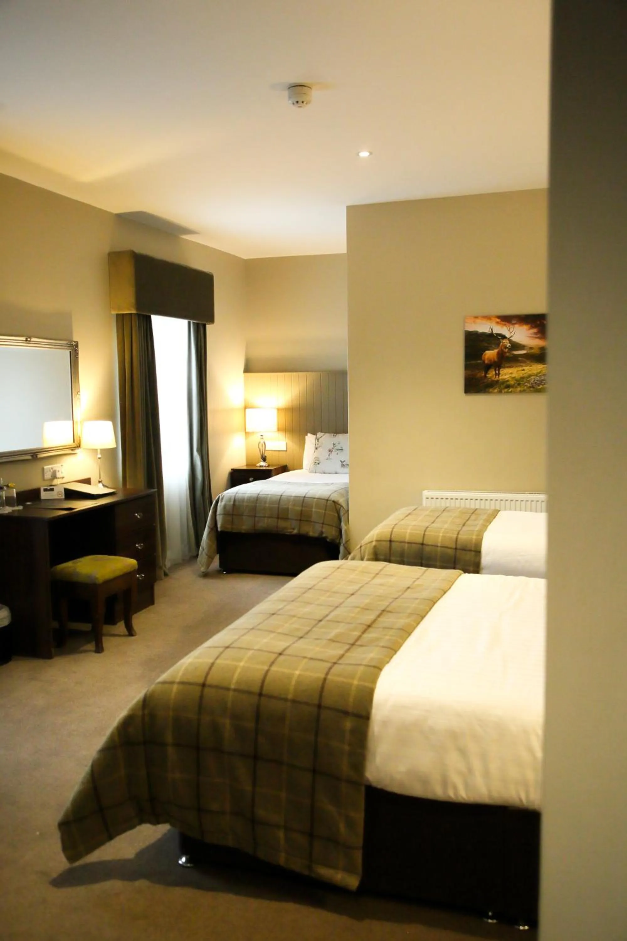 Bedroom, Bed in Mulroy Woods Hotel