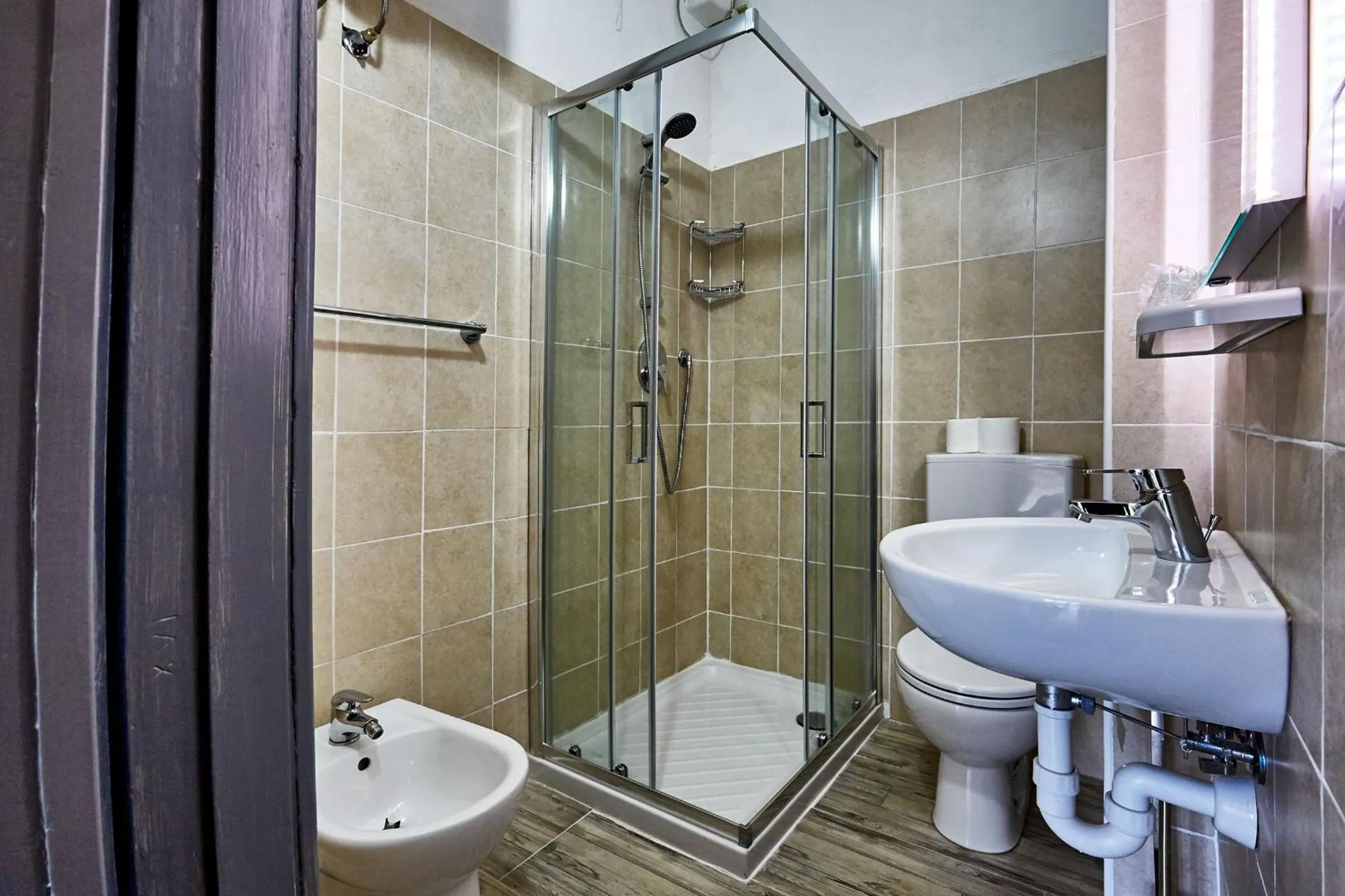 Shower in Hotel Palace