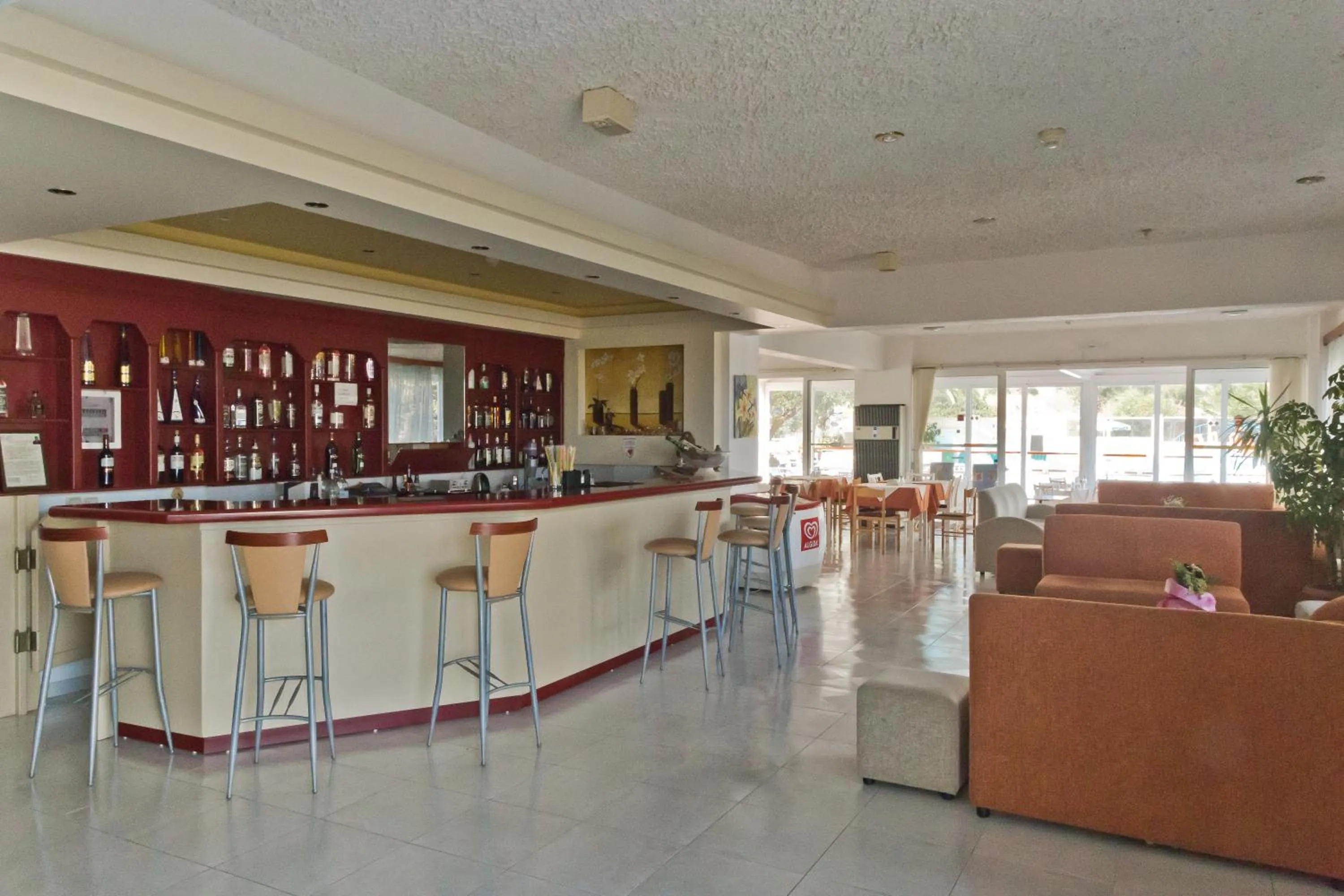 Restaurant/places to eat in Olympic Hotel