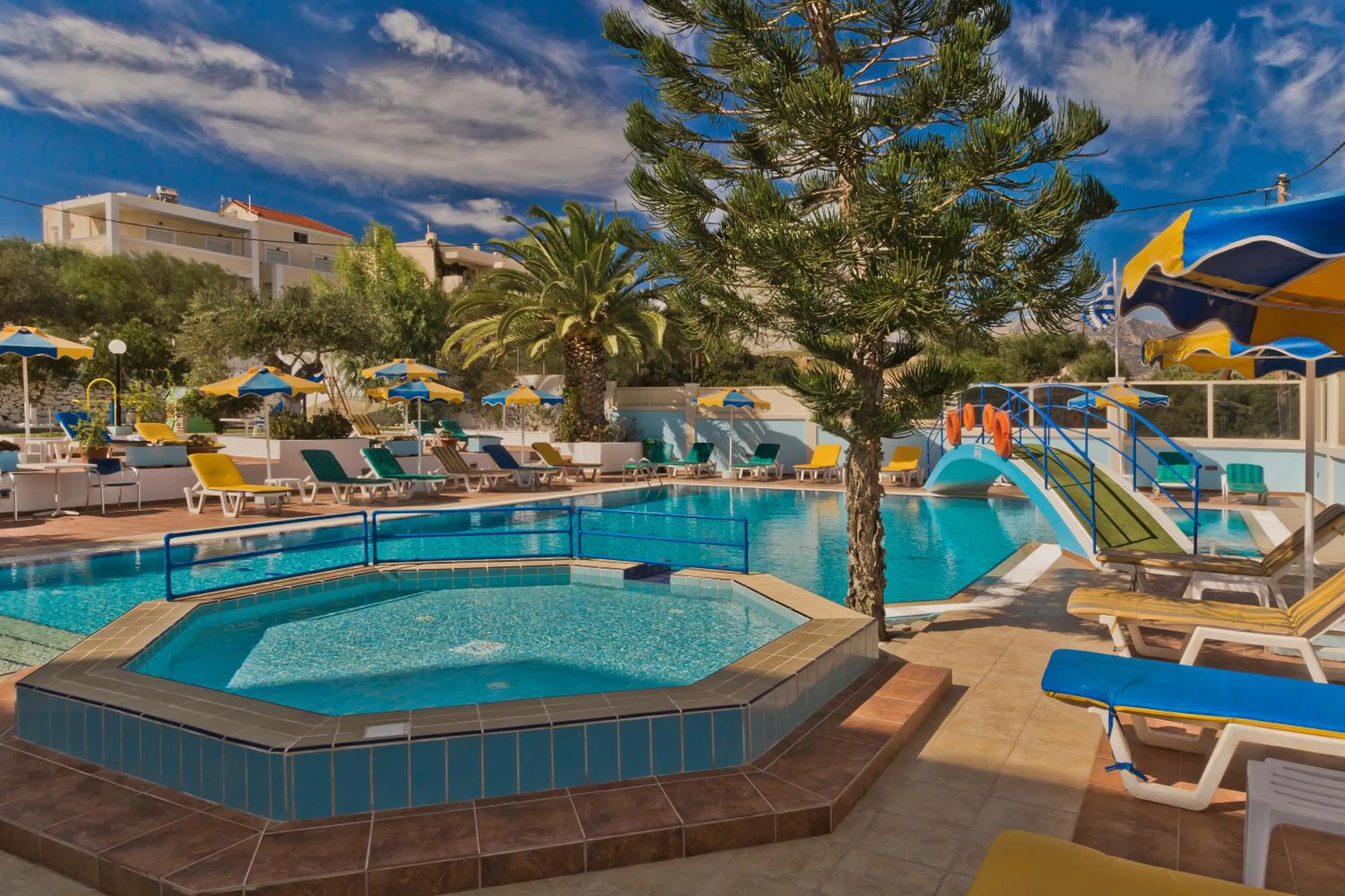 Pool view in Olympic Hotel