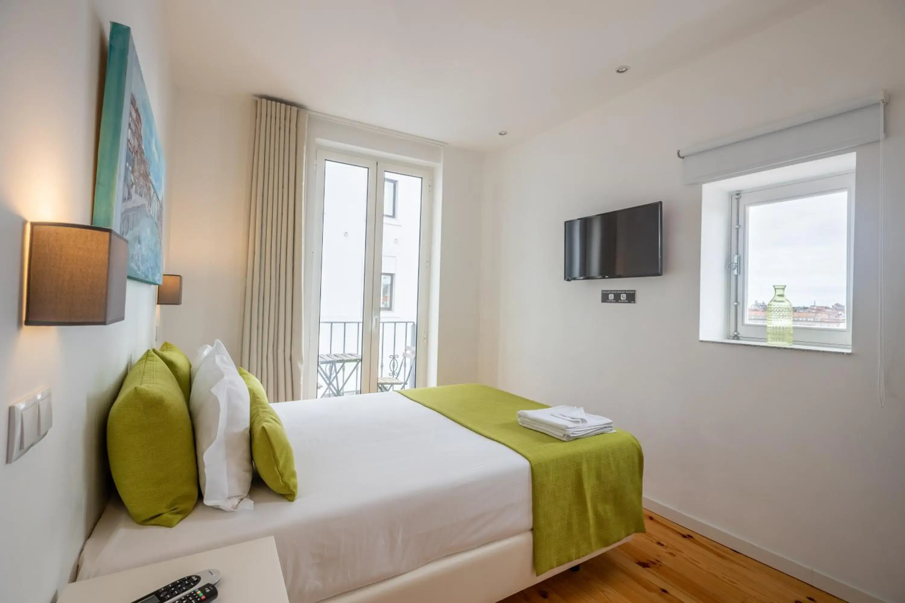 Studio with Balcony and City View in Mystay Porto Batalha Studio with Balcony and City View in Mystay Porto Batalha