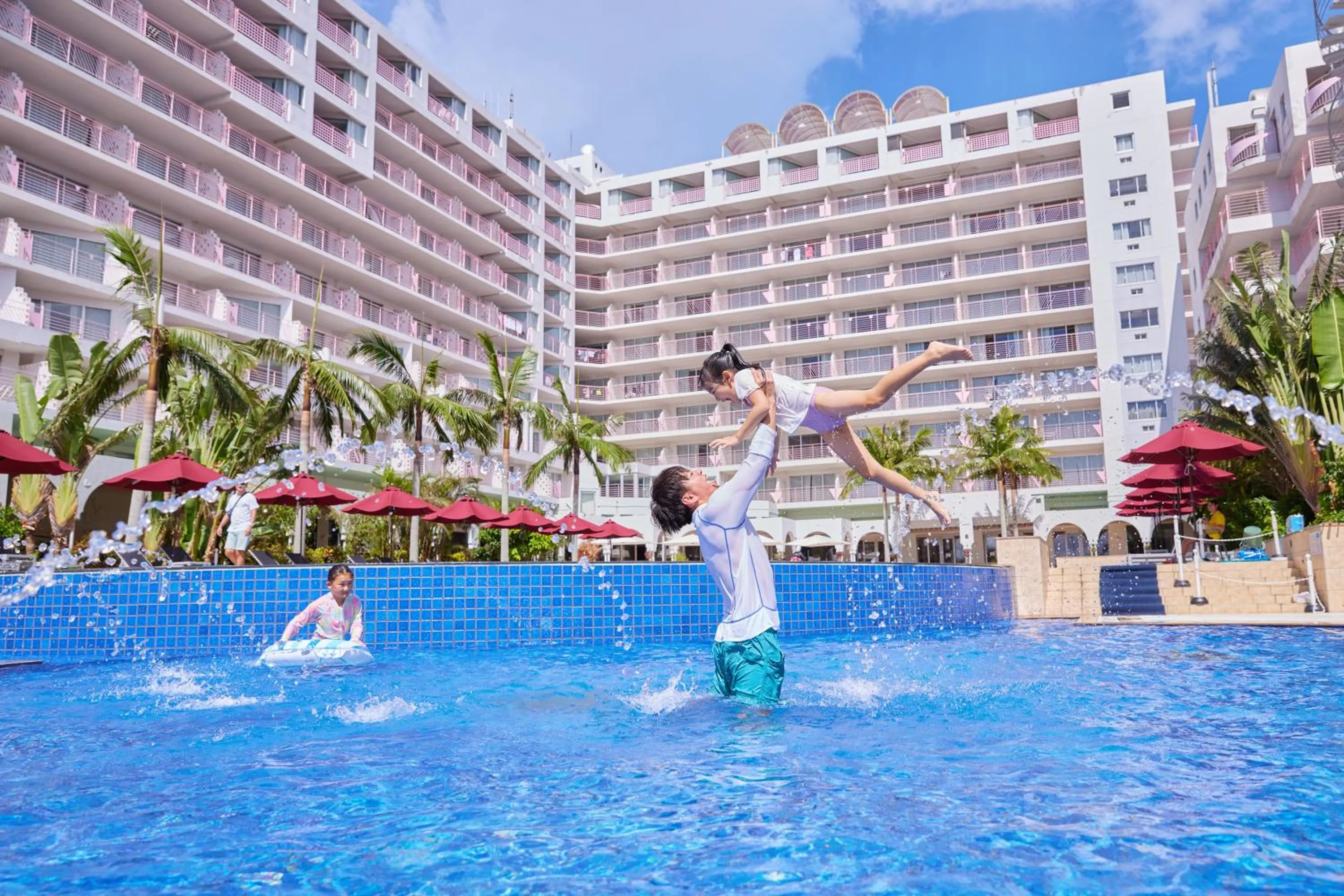 Swimming pool in Hotel Mahaina Wellness Resorts Okinawa