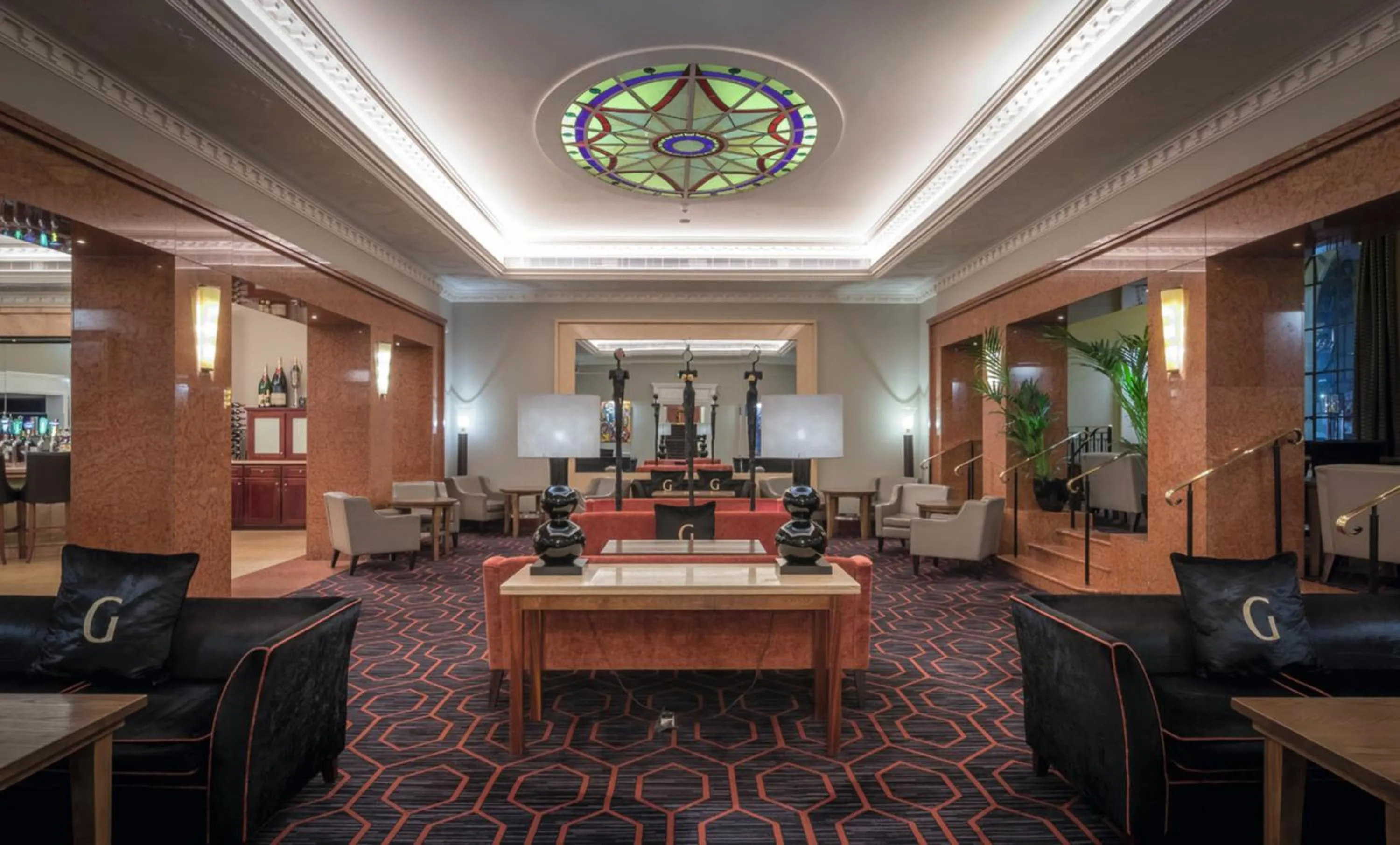 Lounge or bar in Riu Plaza The Gresham Dublin