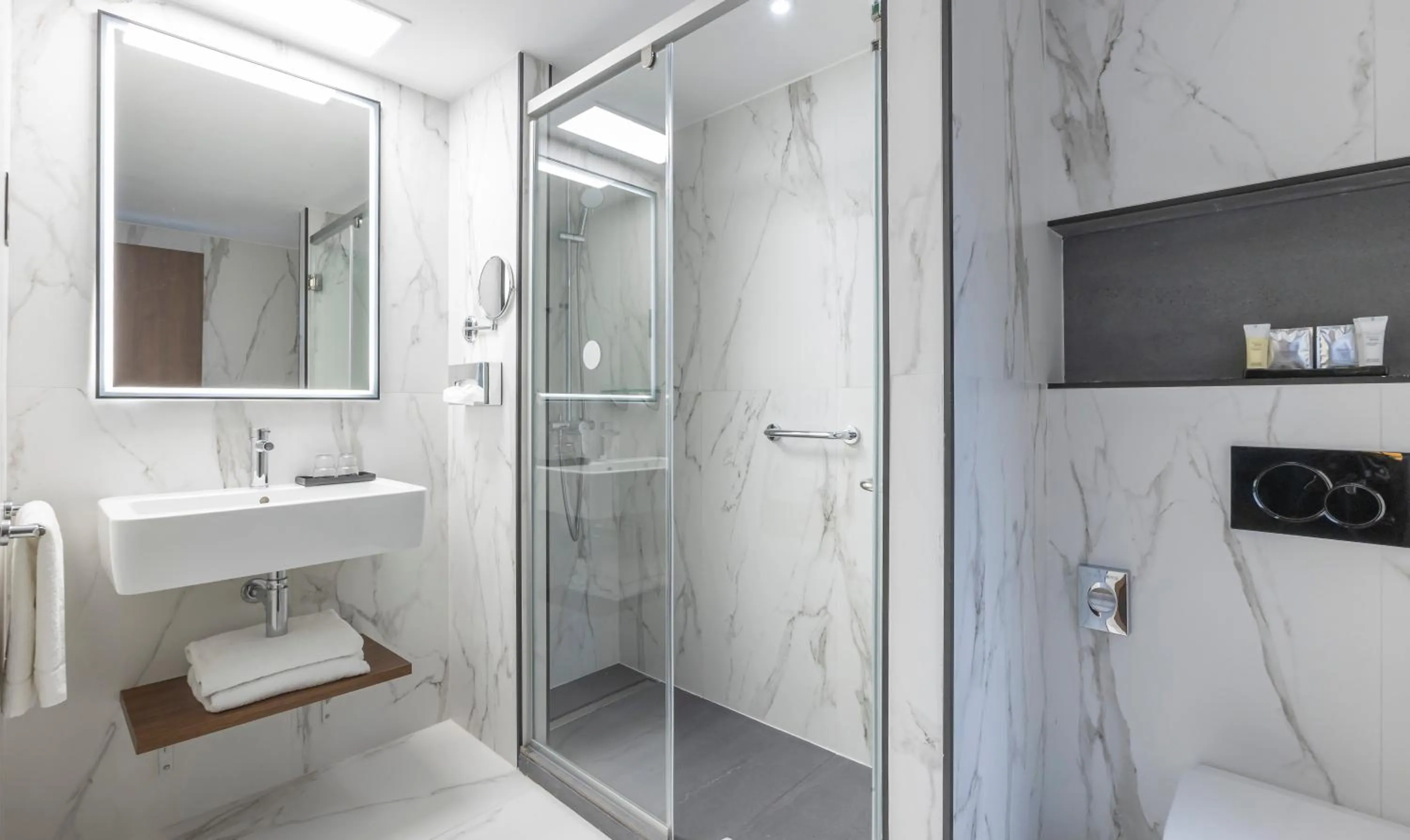 Bathroom in Riu Plaza The Gresham Dublin