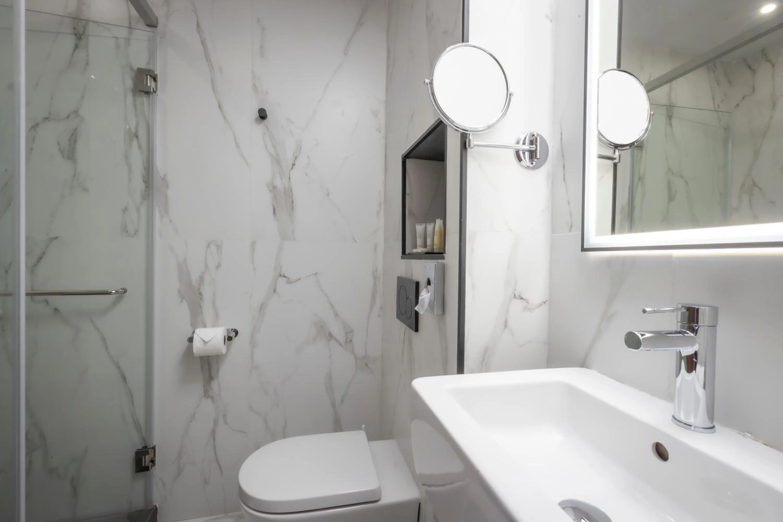 Bathroom in Riu Plaza The Gresham Dublin