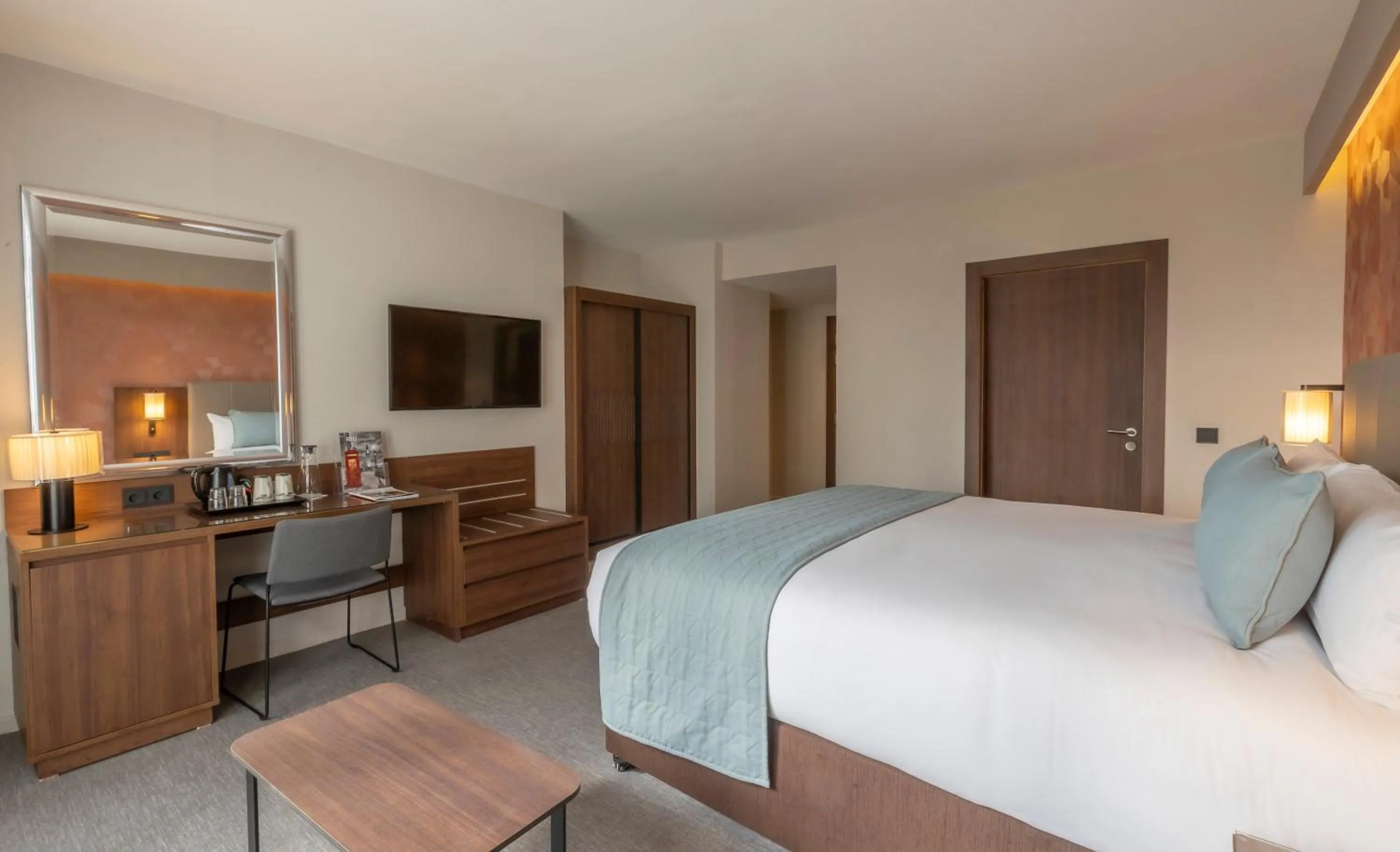 Bed in Riu Plaza The Gresham Dublin