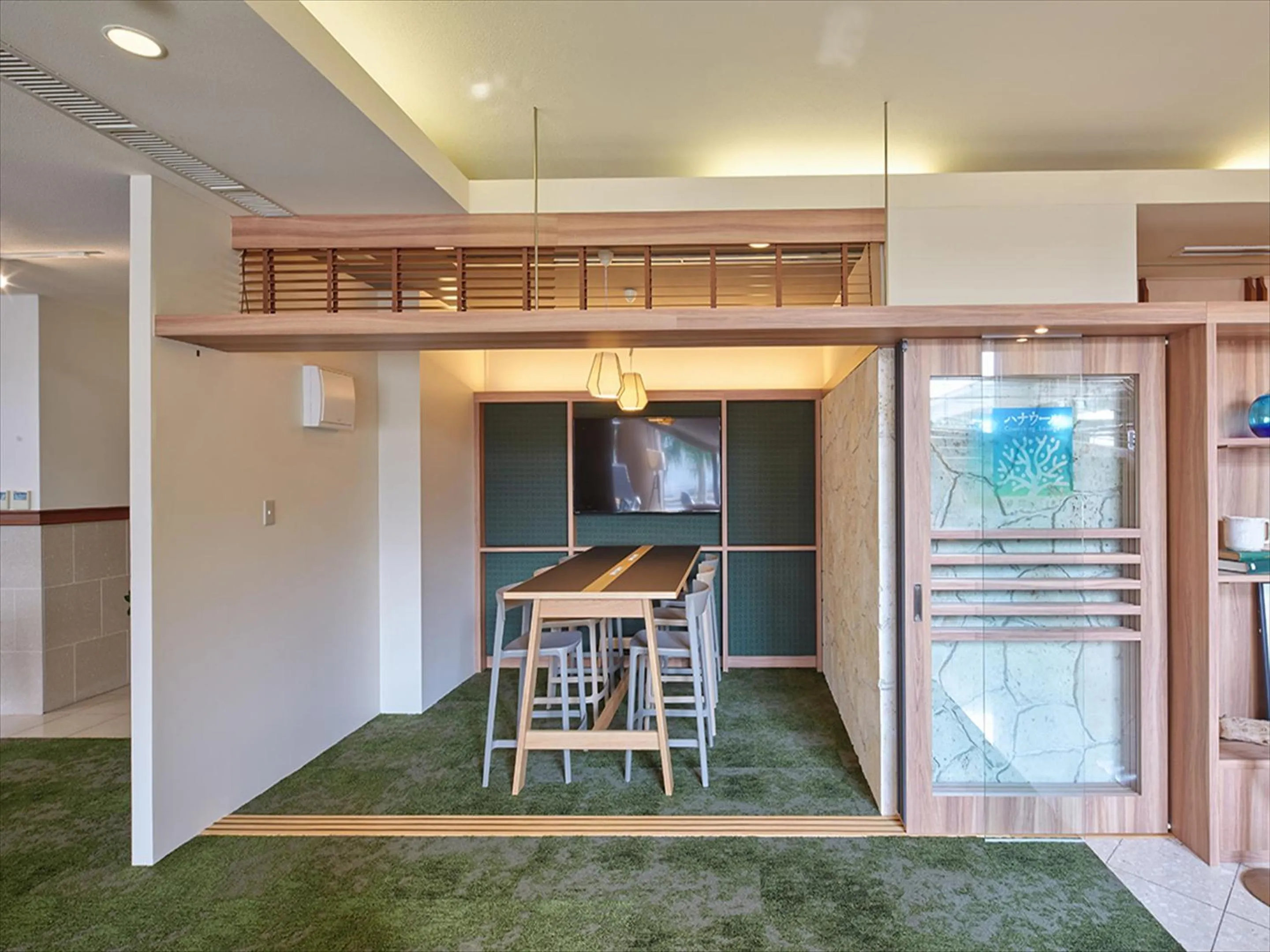 Communal lounge/ TV room in Hotel Yugaf Inn Okinawa