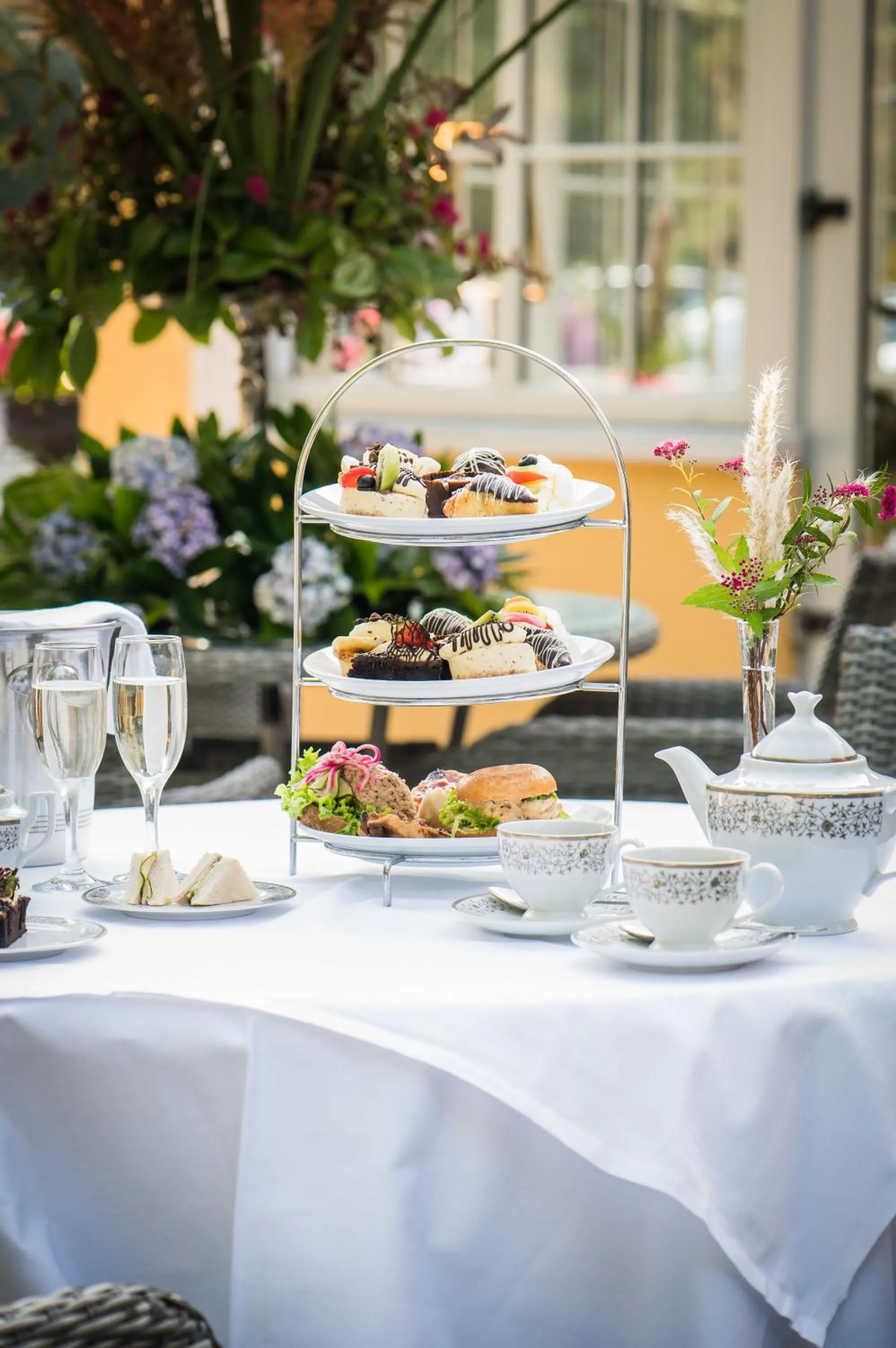 Food and drinks in Cork's Vienna Woods Hotel & Villas