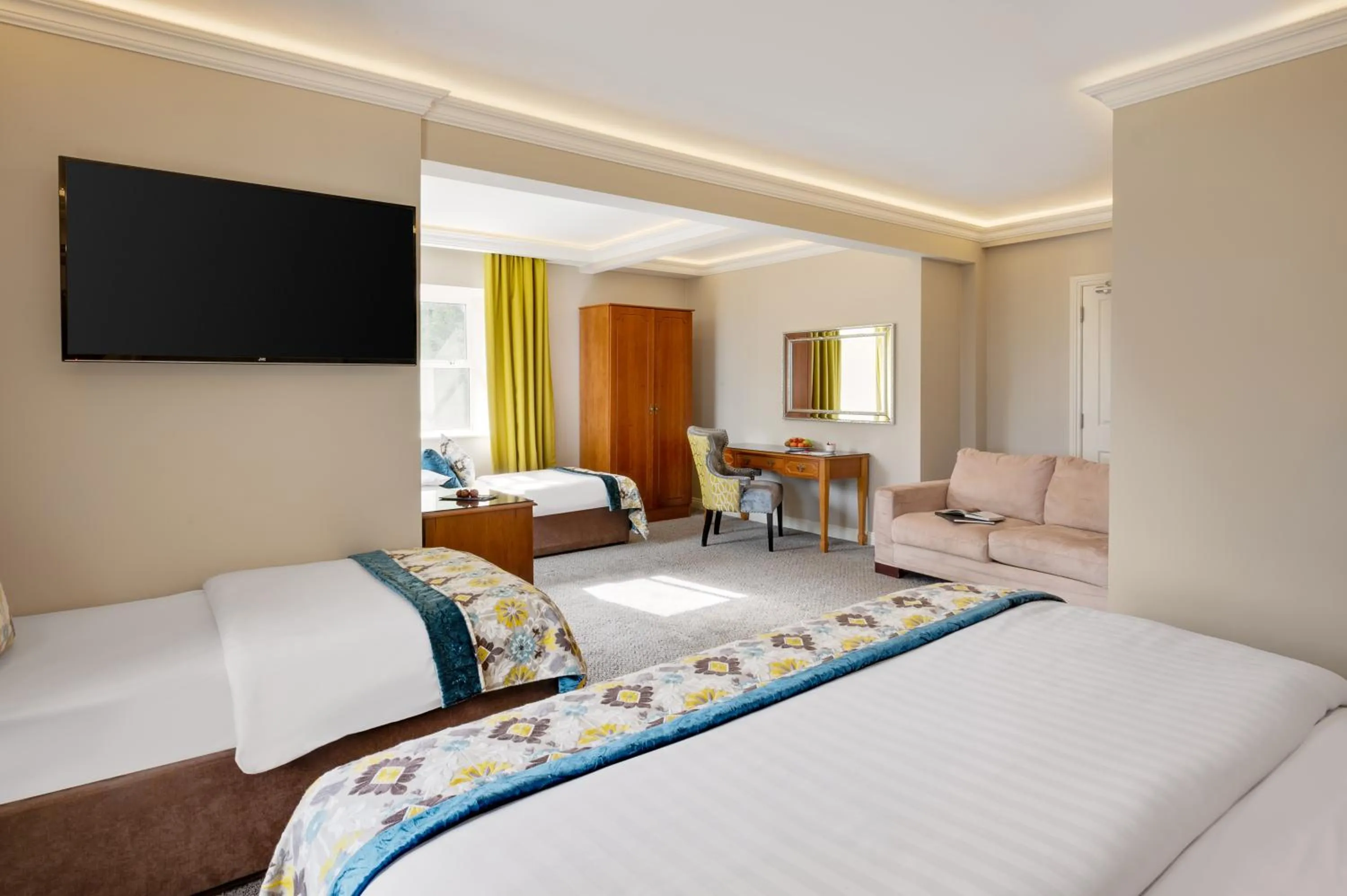 Bedroom, Bed in Cork's Vienna Woods Hotel & Villas