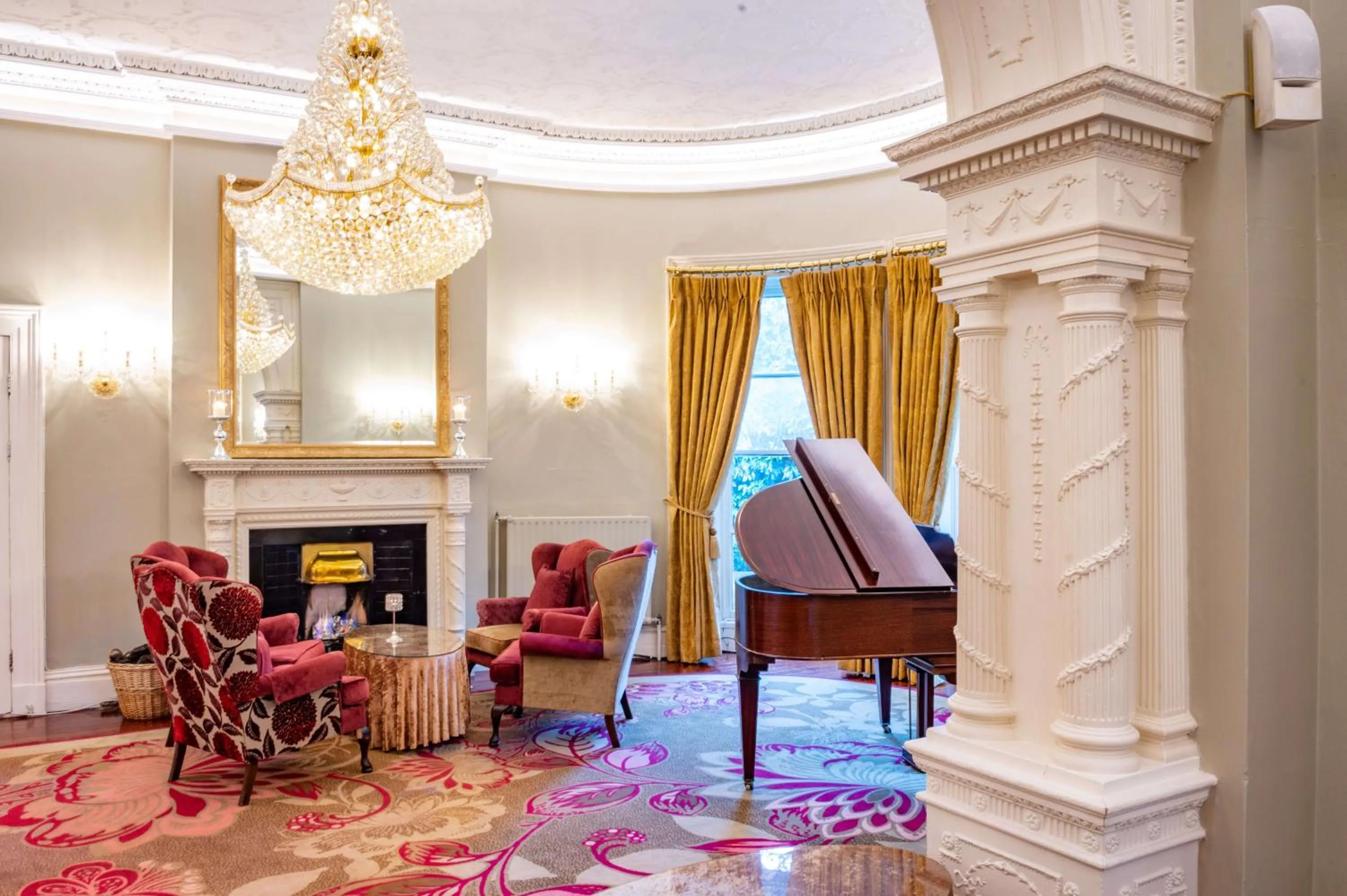 Lounge or bar in Cork's Vienna Woods Hotel & Villas
