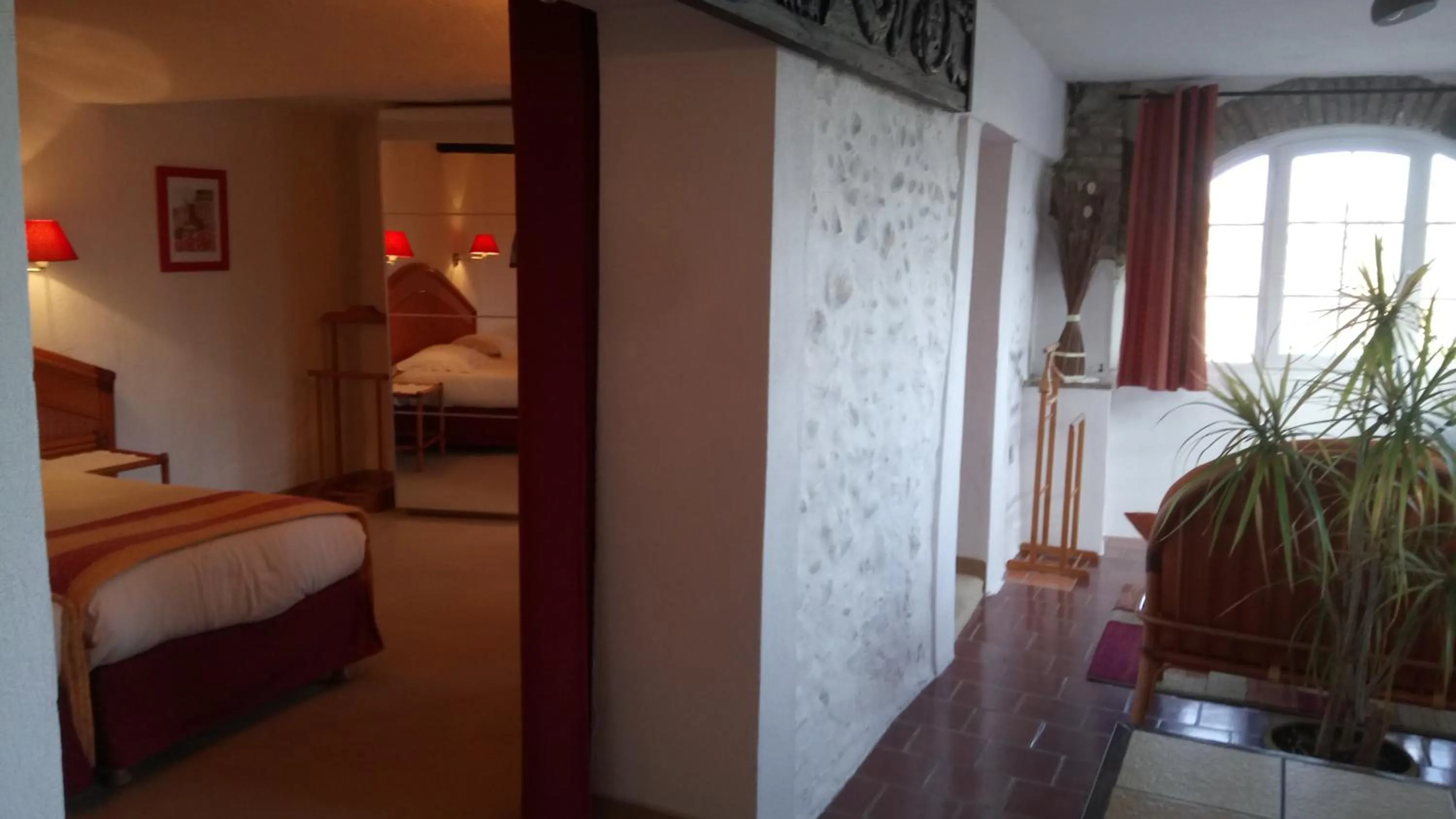 Bed in Chambres d'hôtes Les Terrasses du Soleil