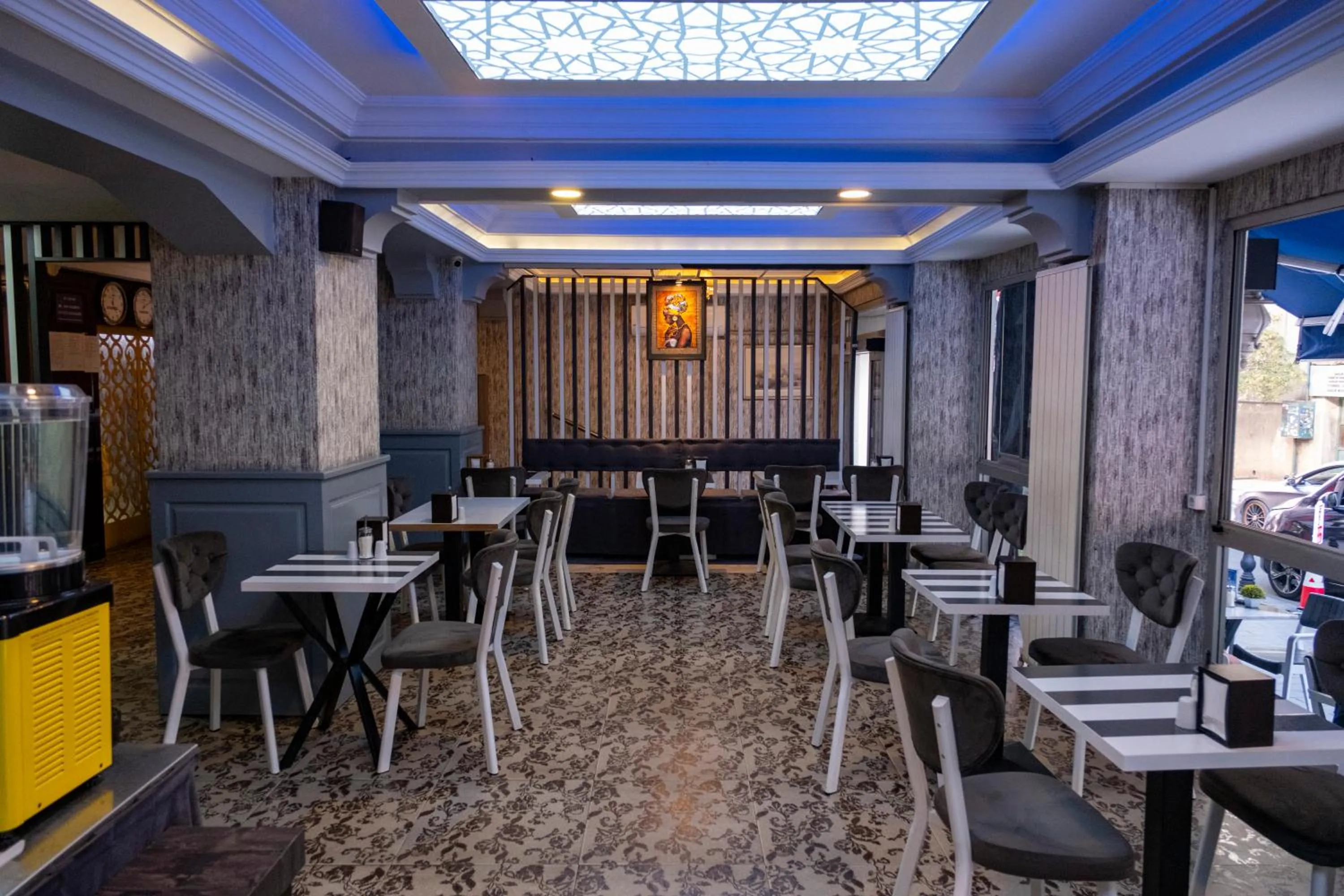 Restaurant/places to eat in Albatros Hagia Sophia Hotel