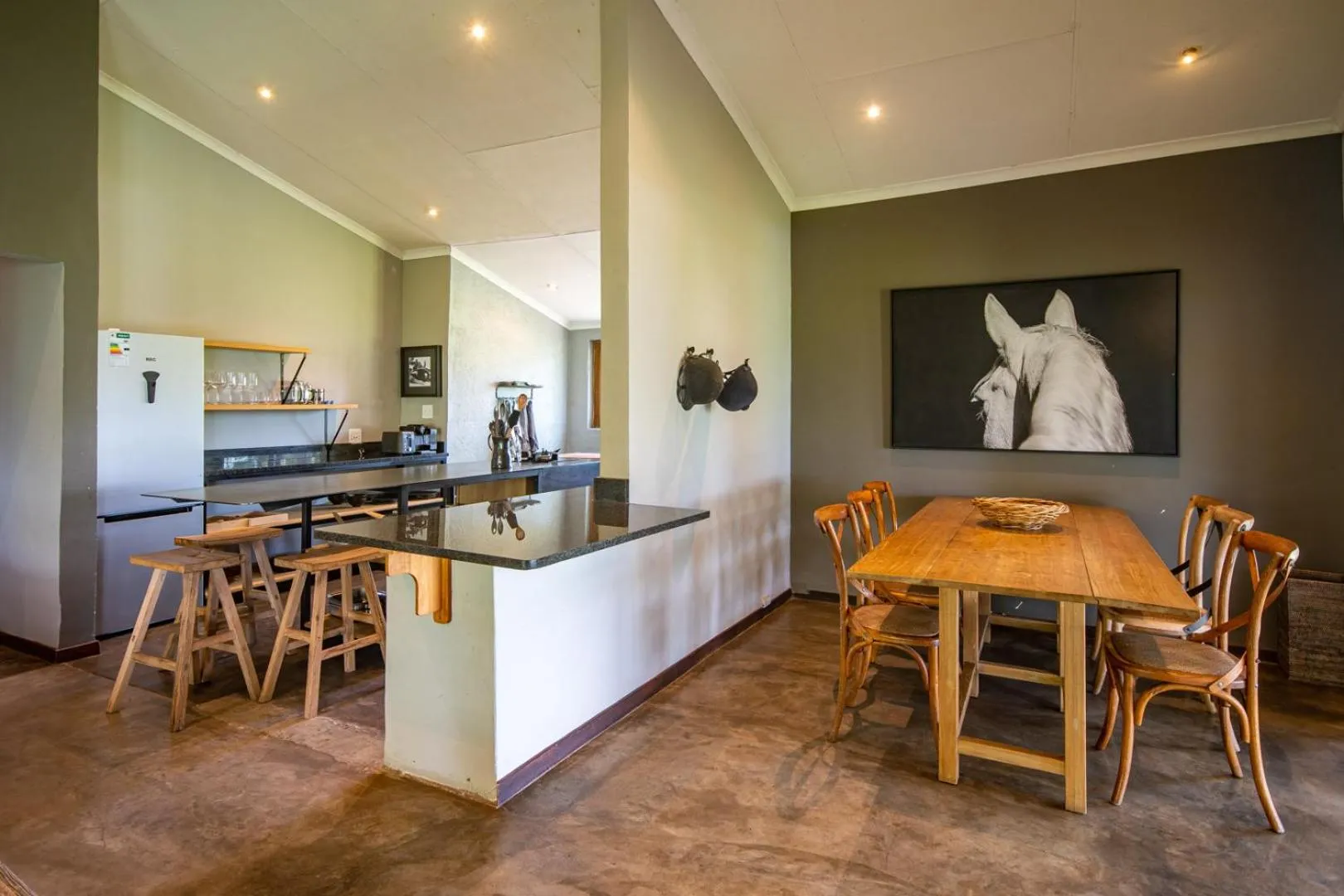 Kitchen or kitchenette in Summerfields Rose Retreat and Spa