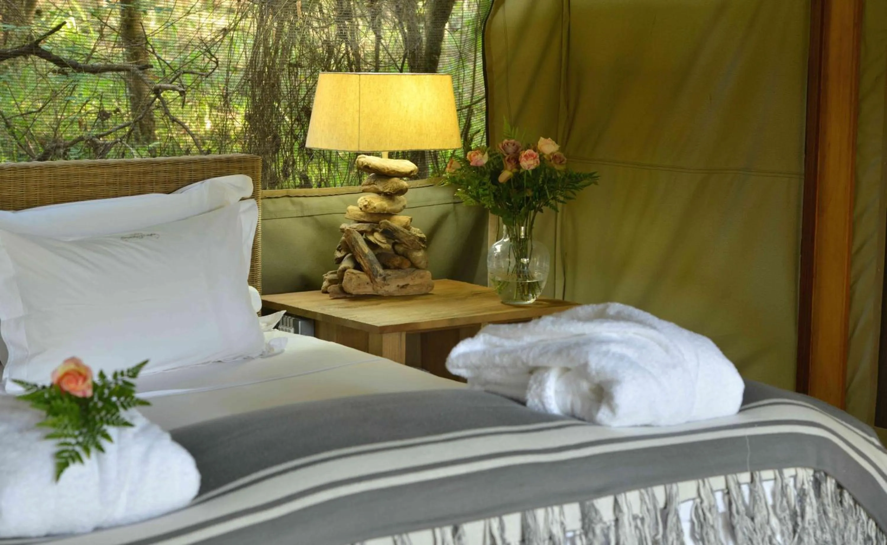 Bed in Summerfields Rose Retreat and Spa