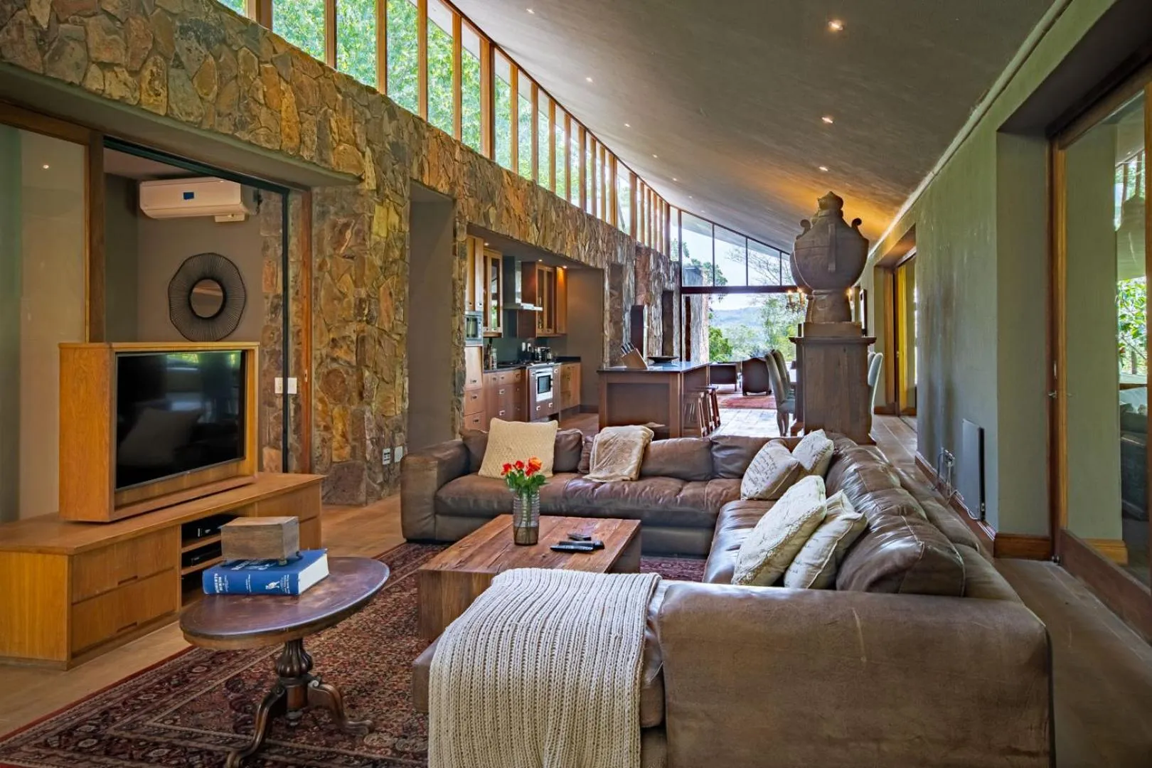 Living room in Summerfields Rose Retreat and Spa