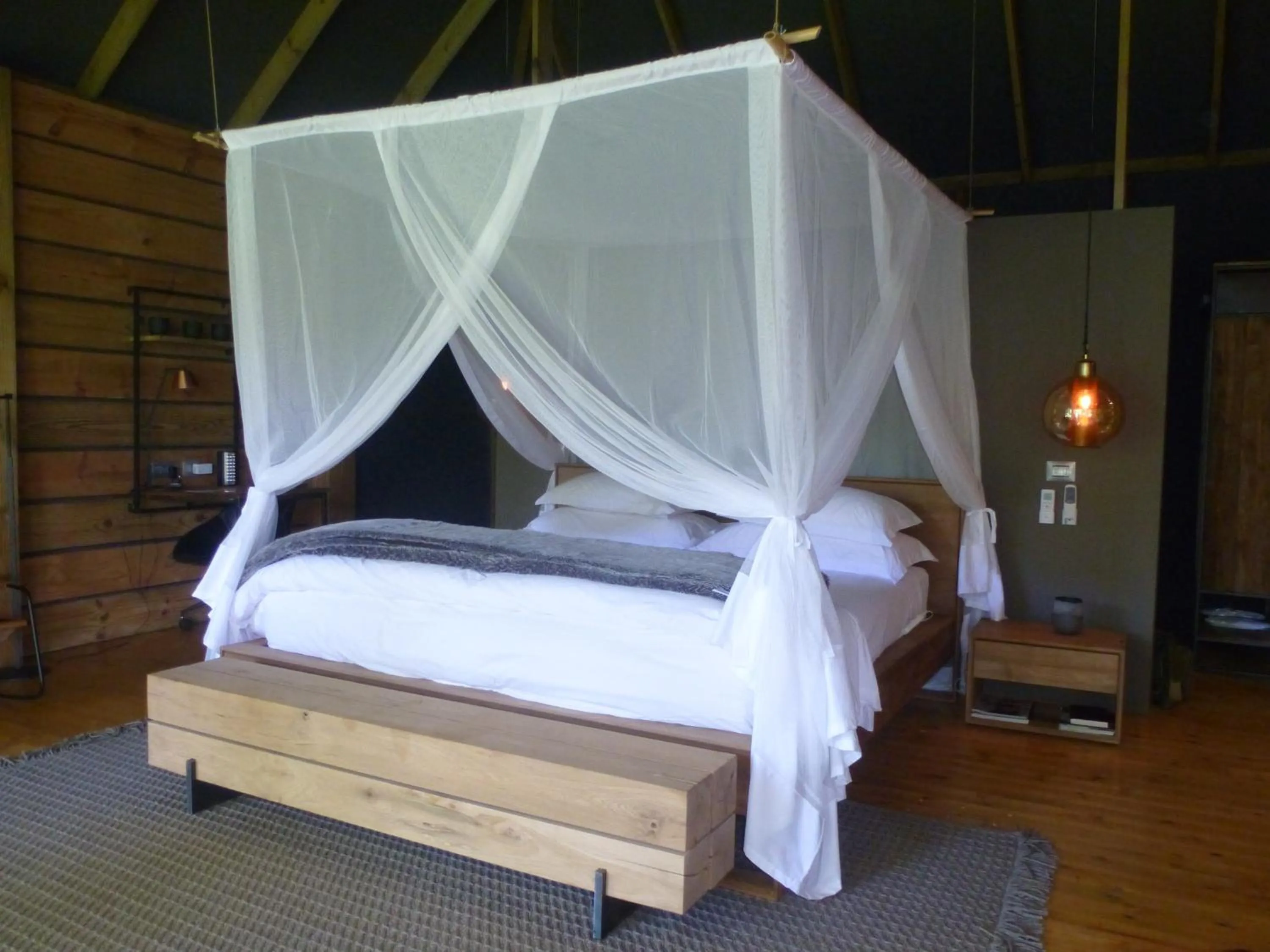 Bed in Summerfields Rose Retreat and Spa