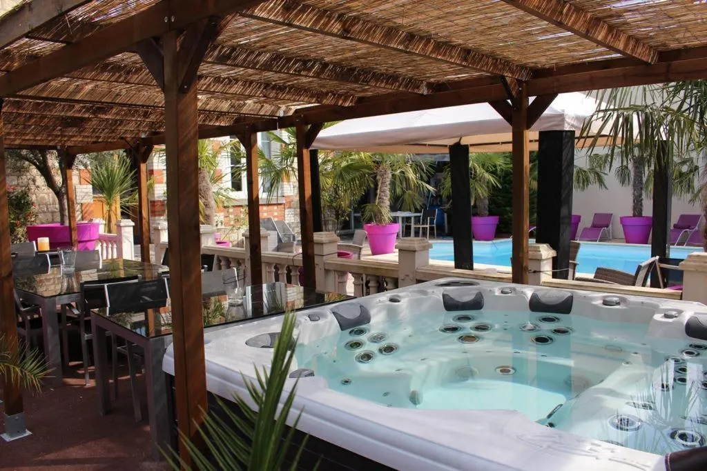 Hot Tub in Manoir François 1er