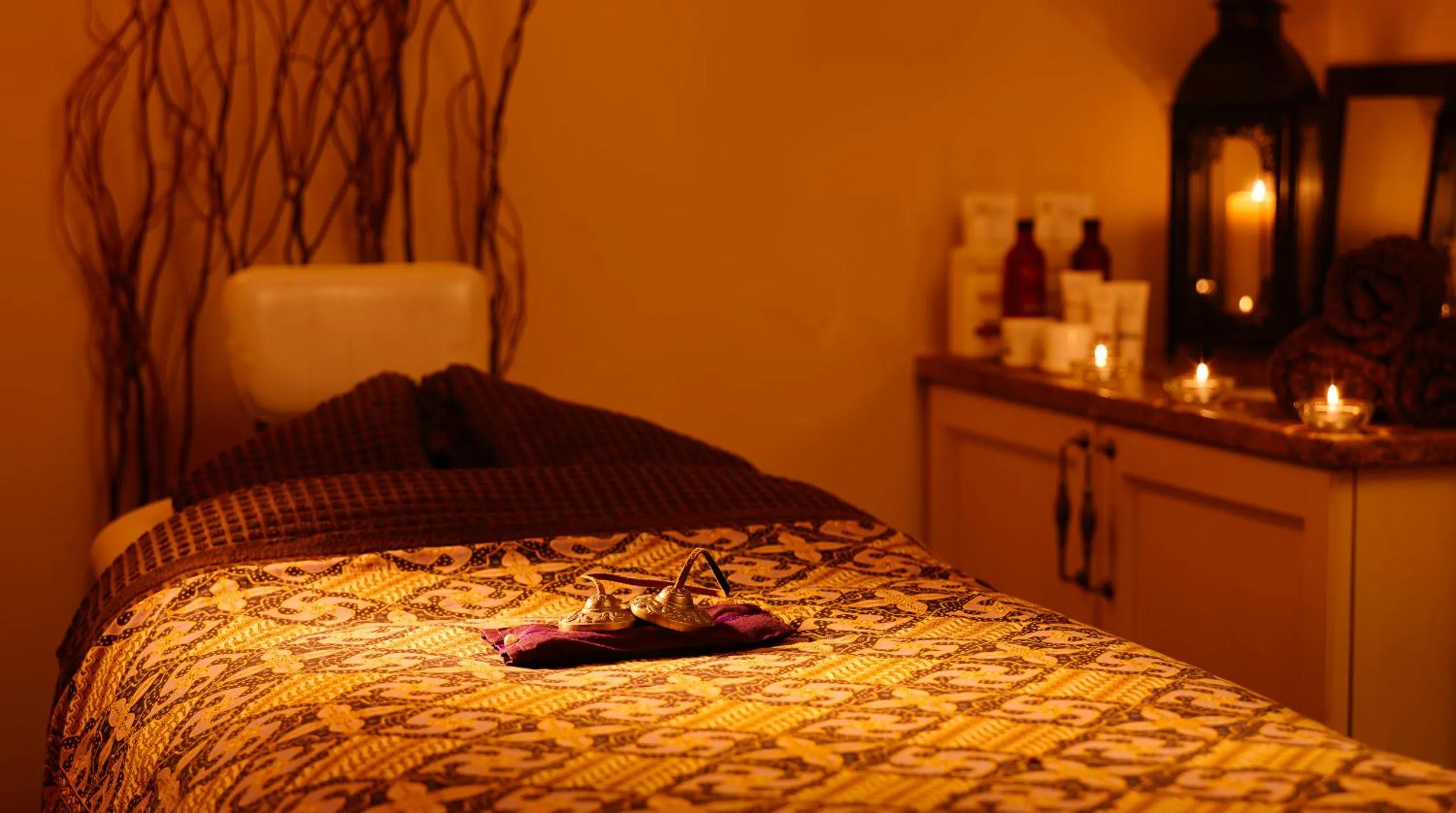 Spa and wellness centre/facilities, Bed in Mount Falcon Estate