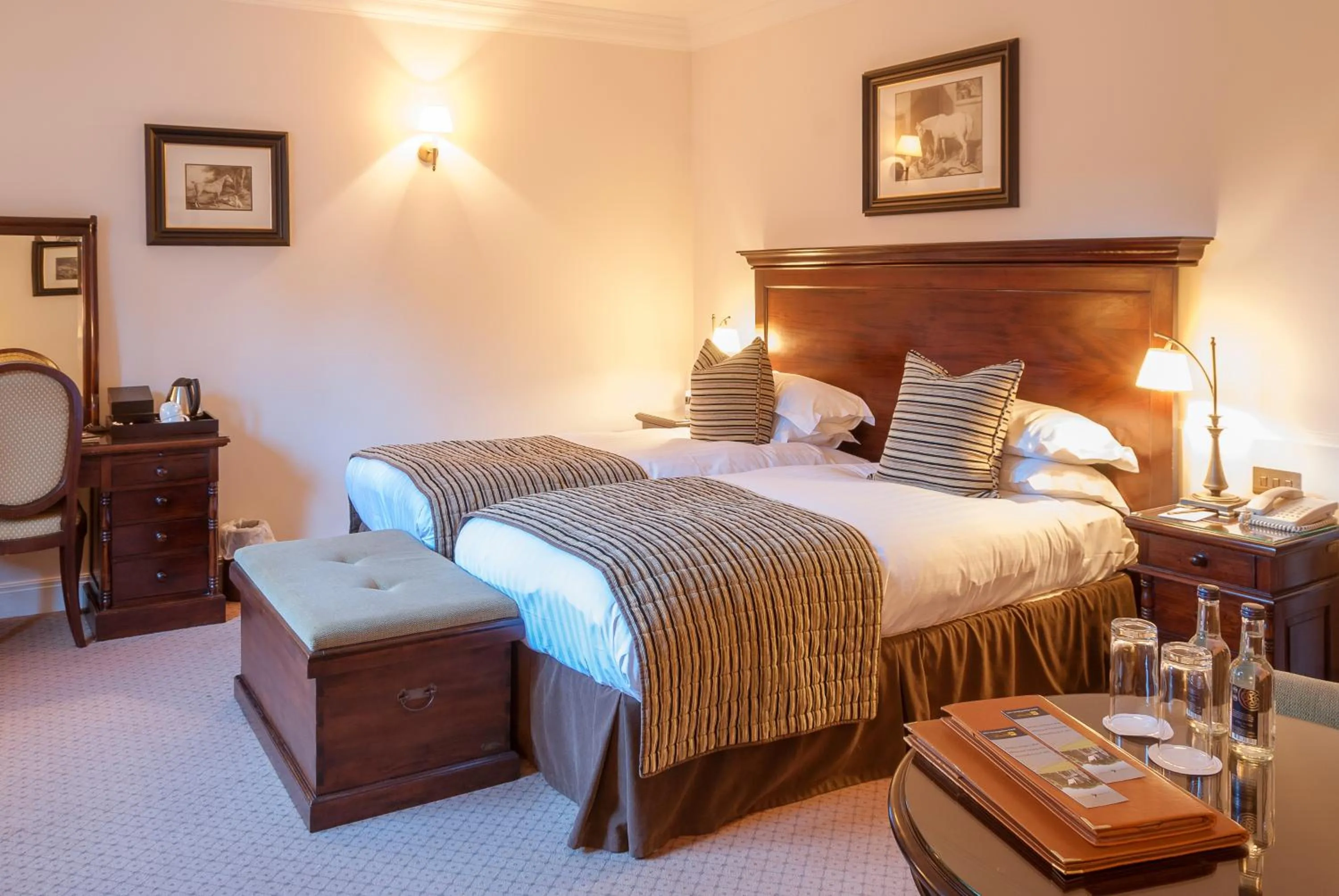 Superior Twin Room in Mount Falcon Estate