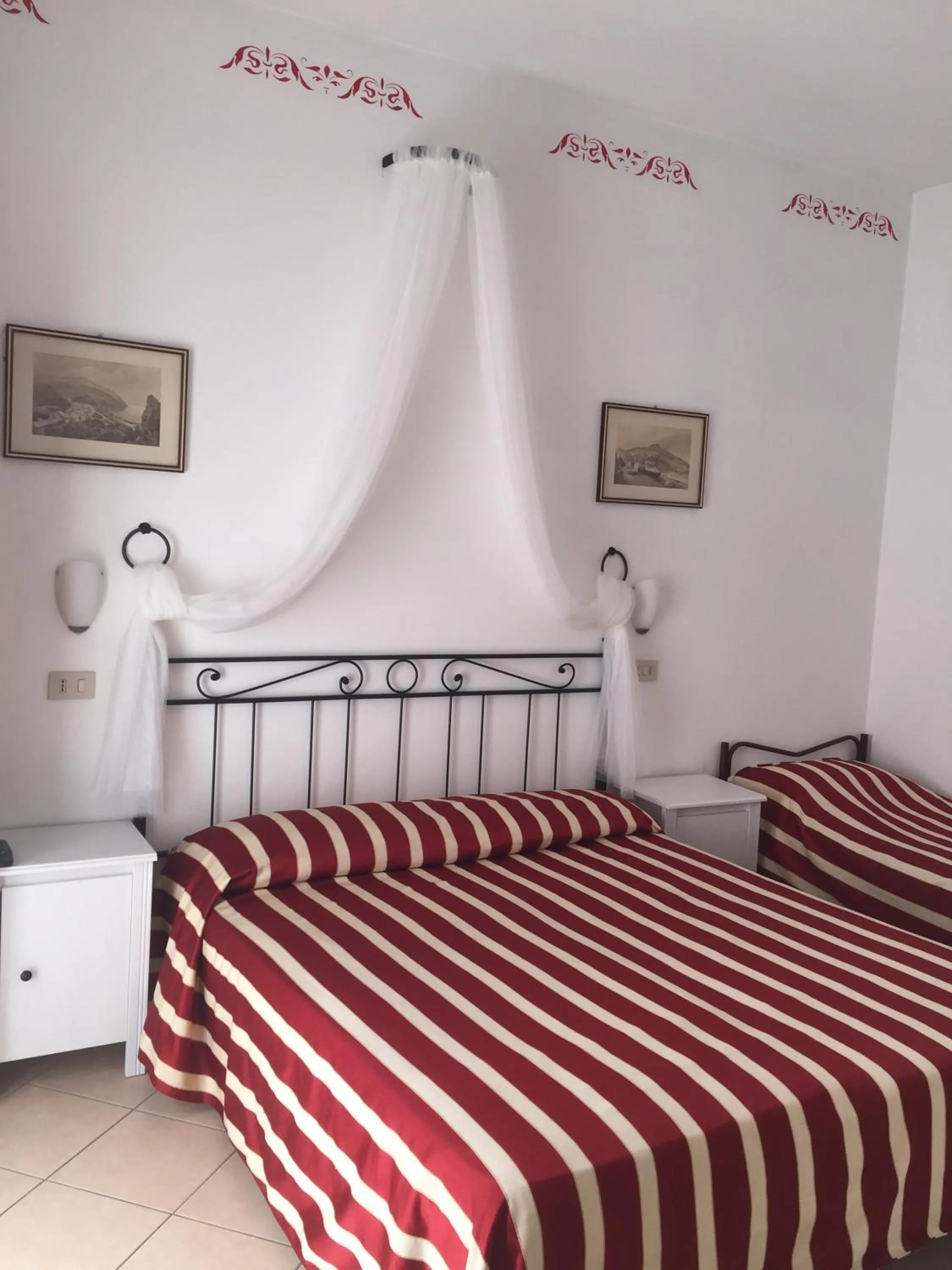 Photo of the whole room in Hotel Villa Elle