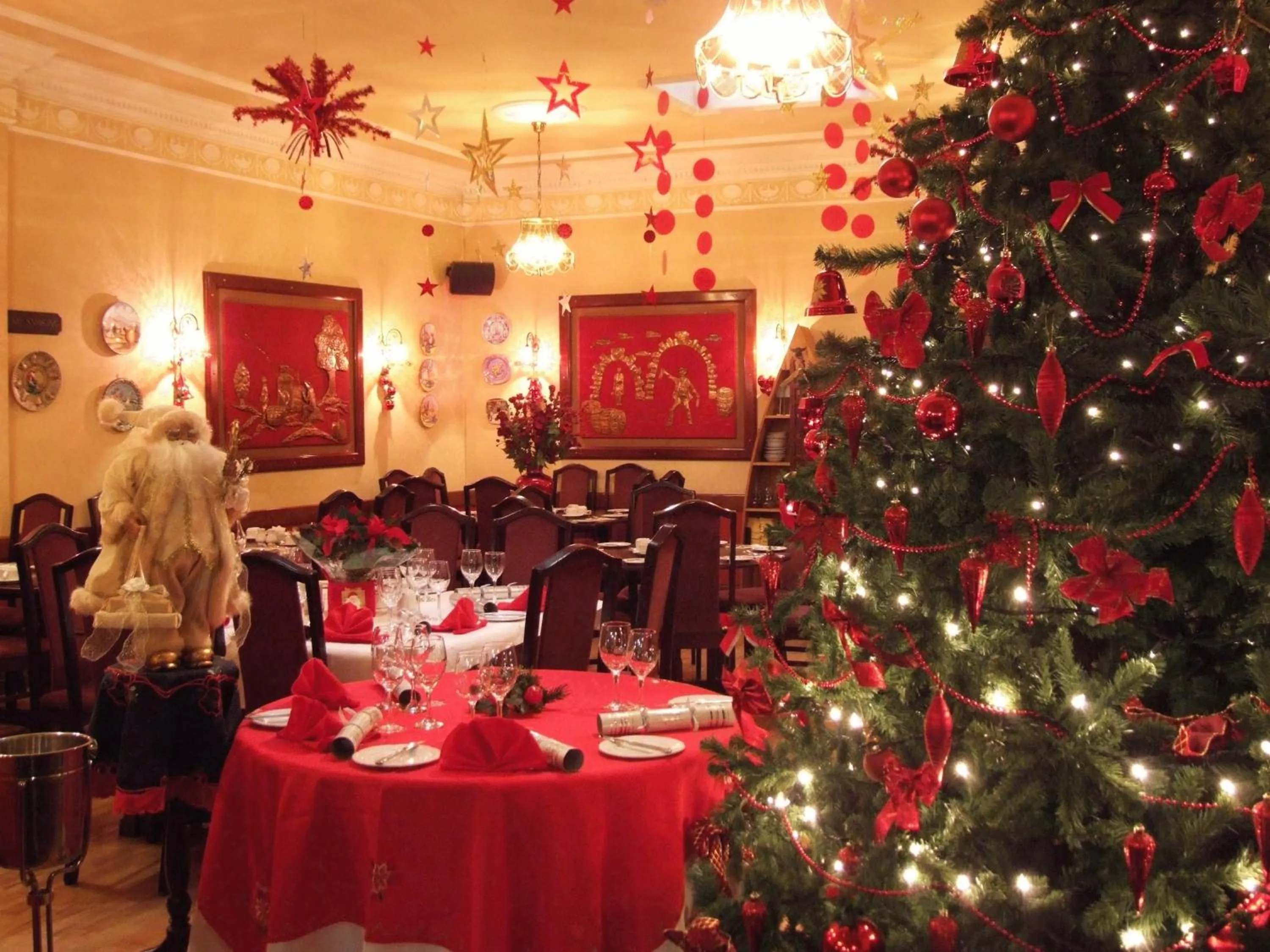 Restaurant/places to eat in O'Shea's Hotel